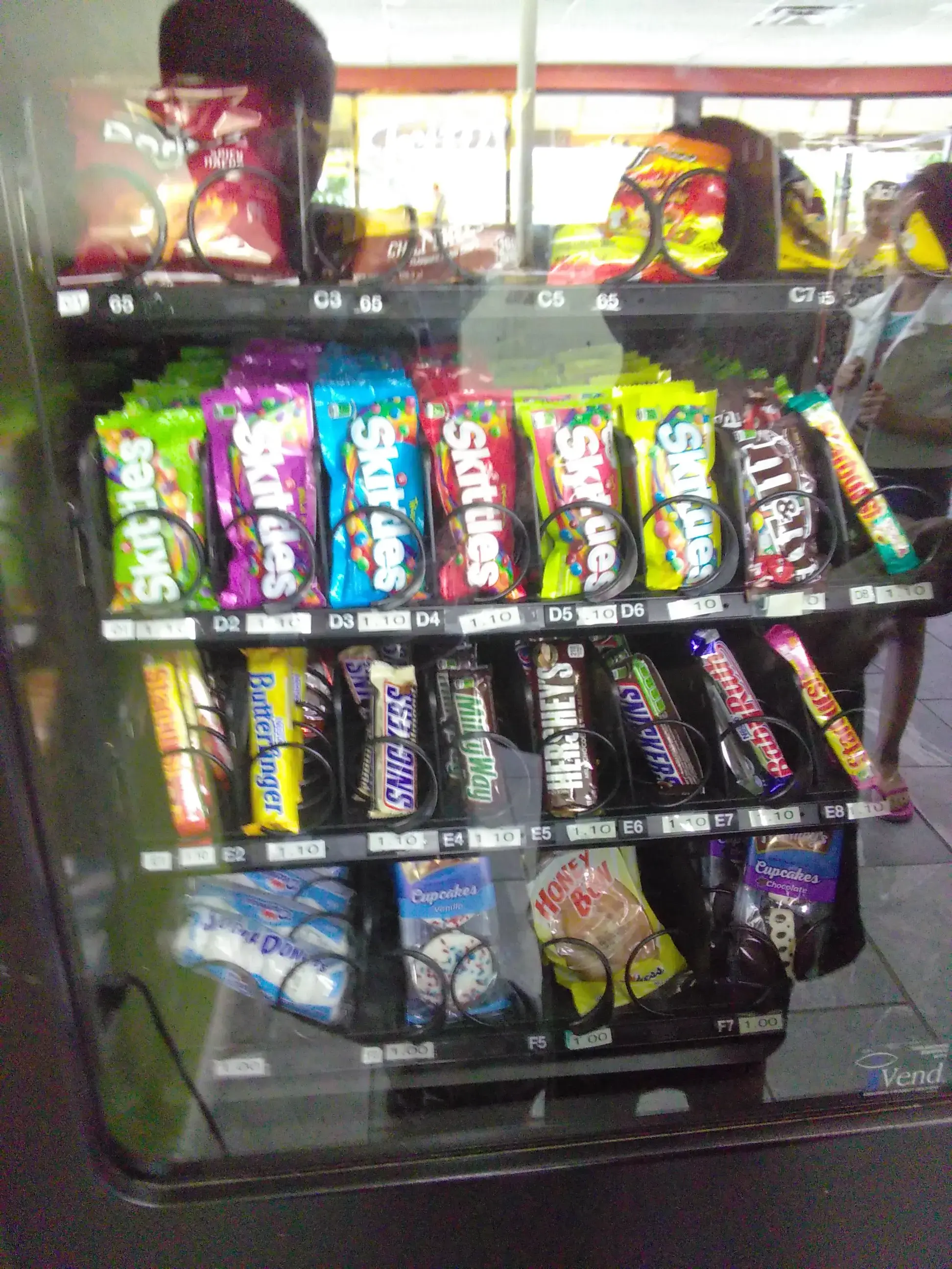 City Limits Laundry & Tanning thumbnail 12