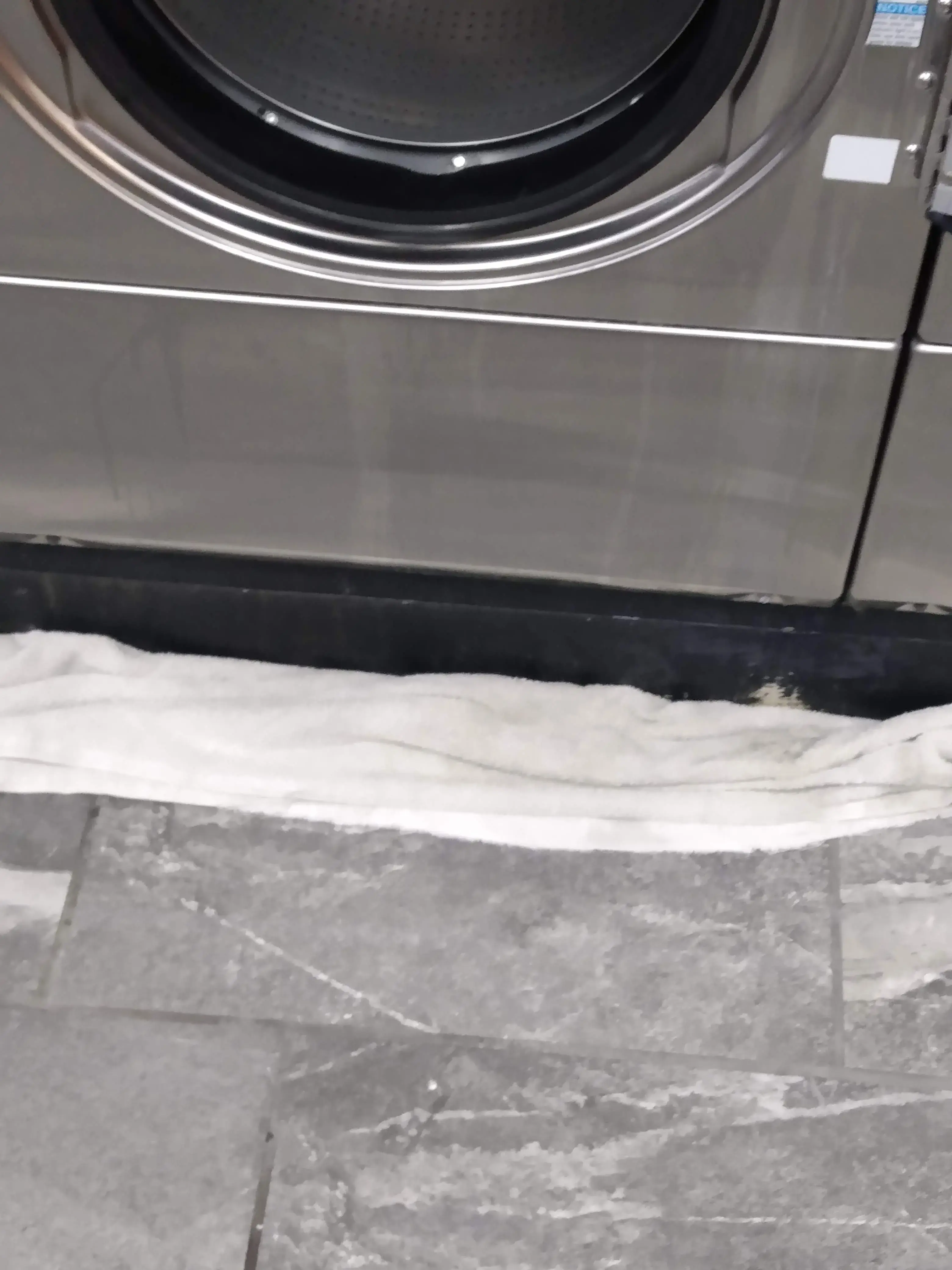 City Limits Laundry & Tanning - Image 16