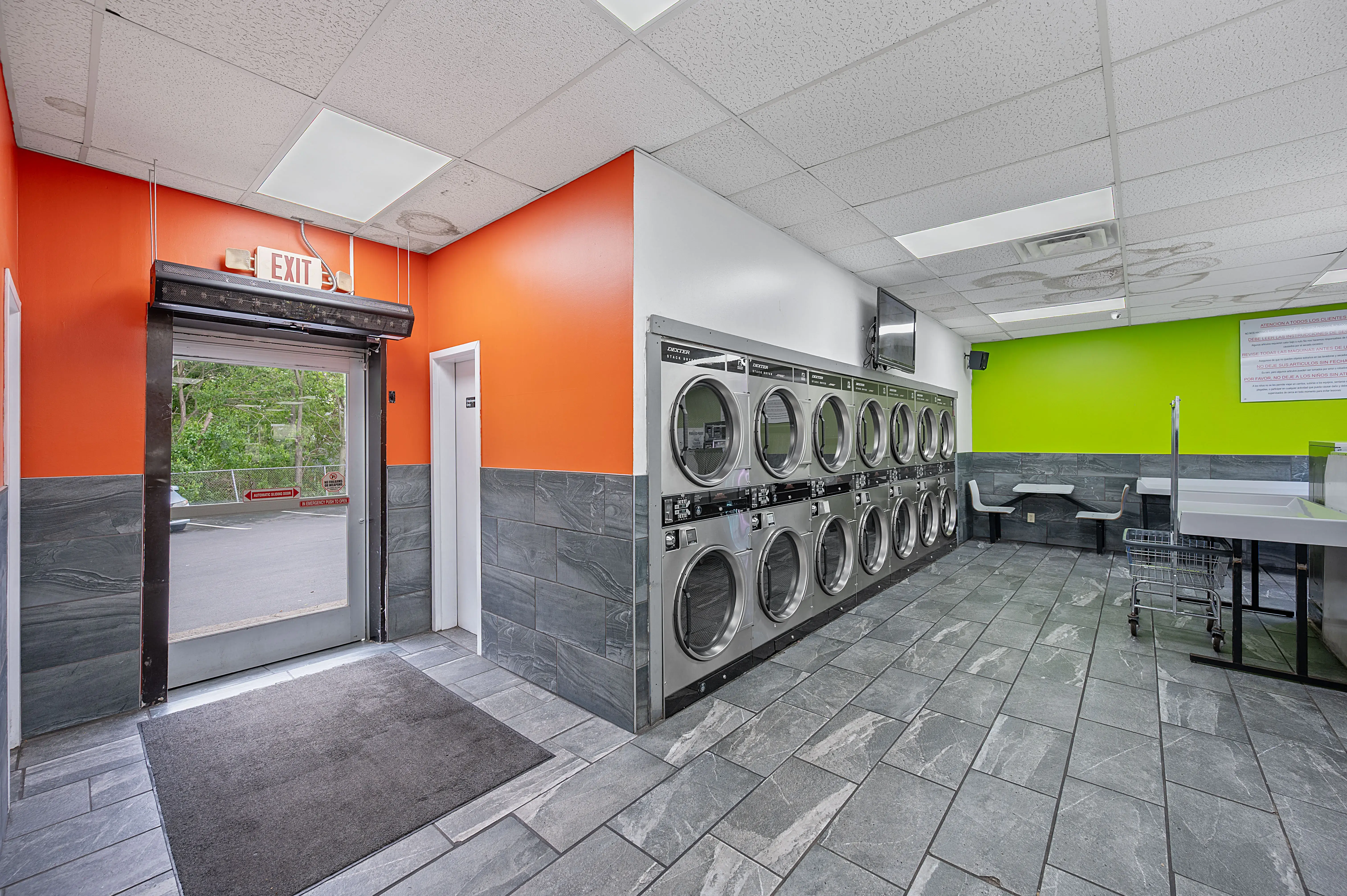 City Limits Laundry & Tanning - Image 1