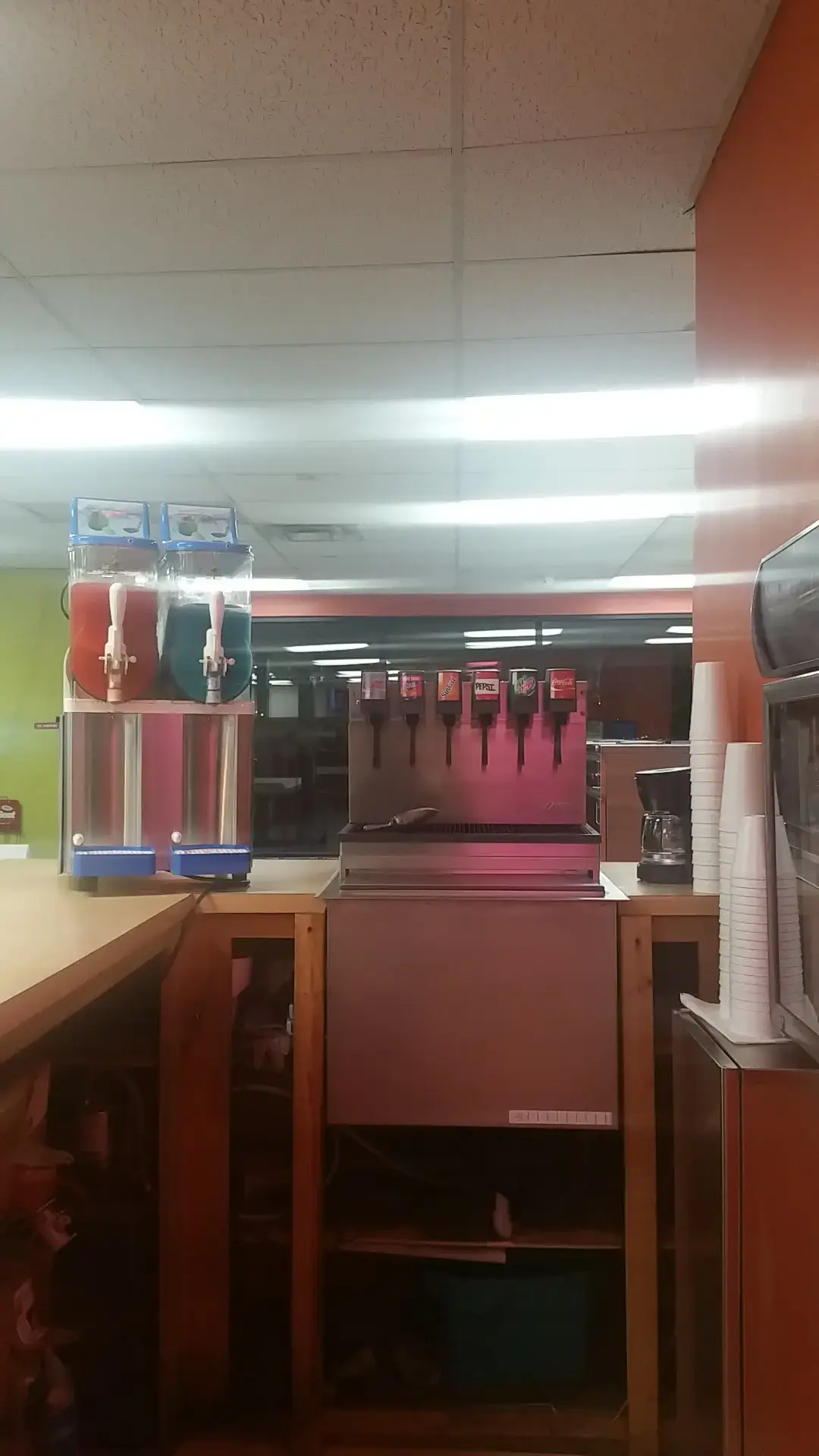 City Limits Laundry & Tanning - Image 11