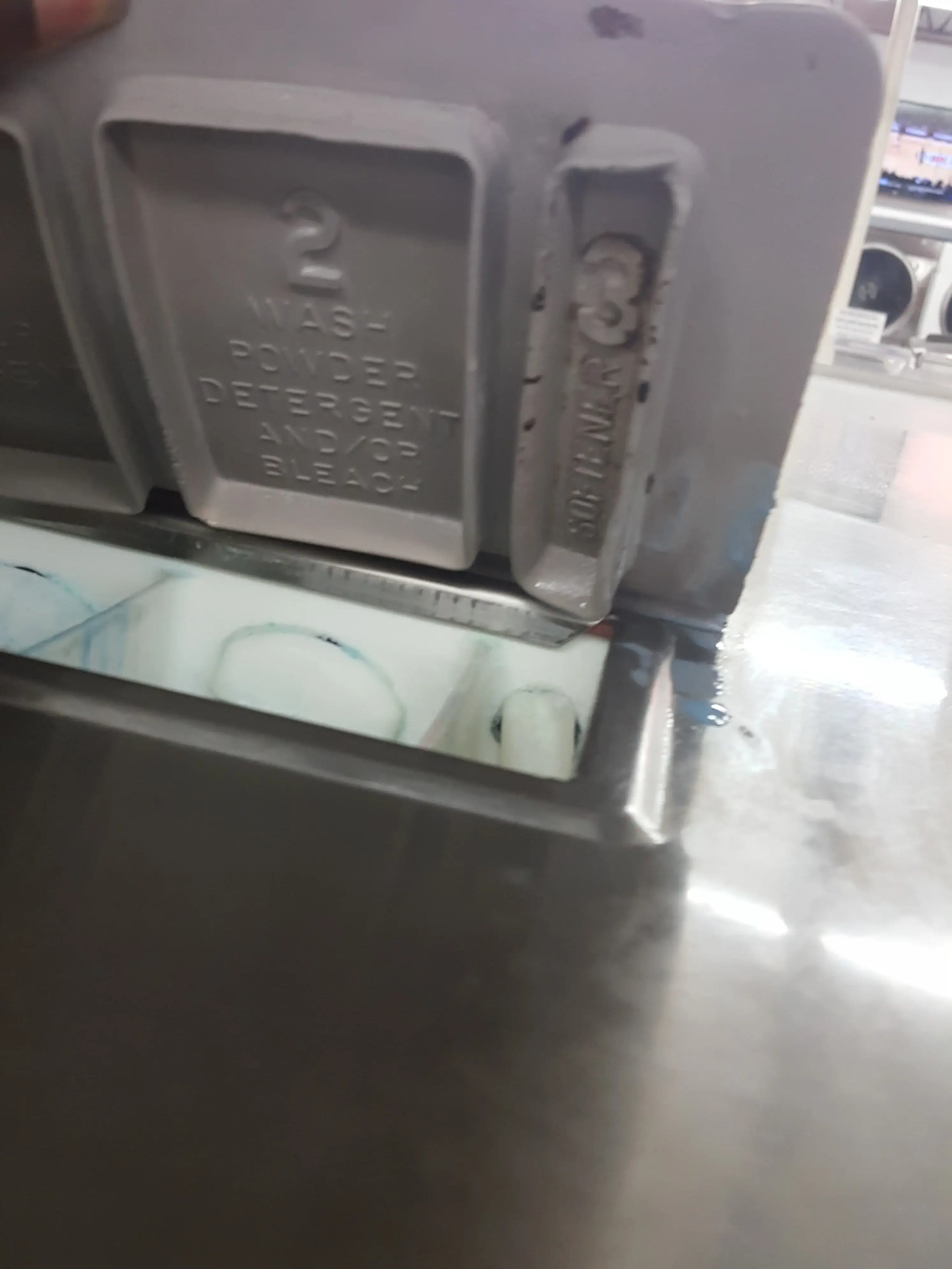 City Limits Laundry & Tanning - Image 13