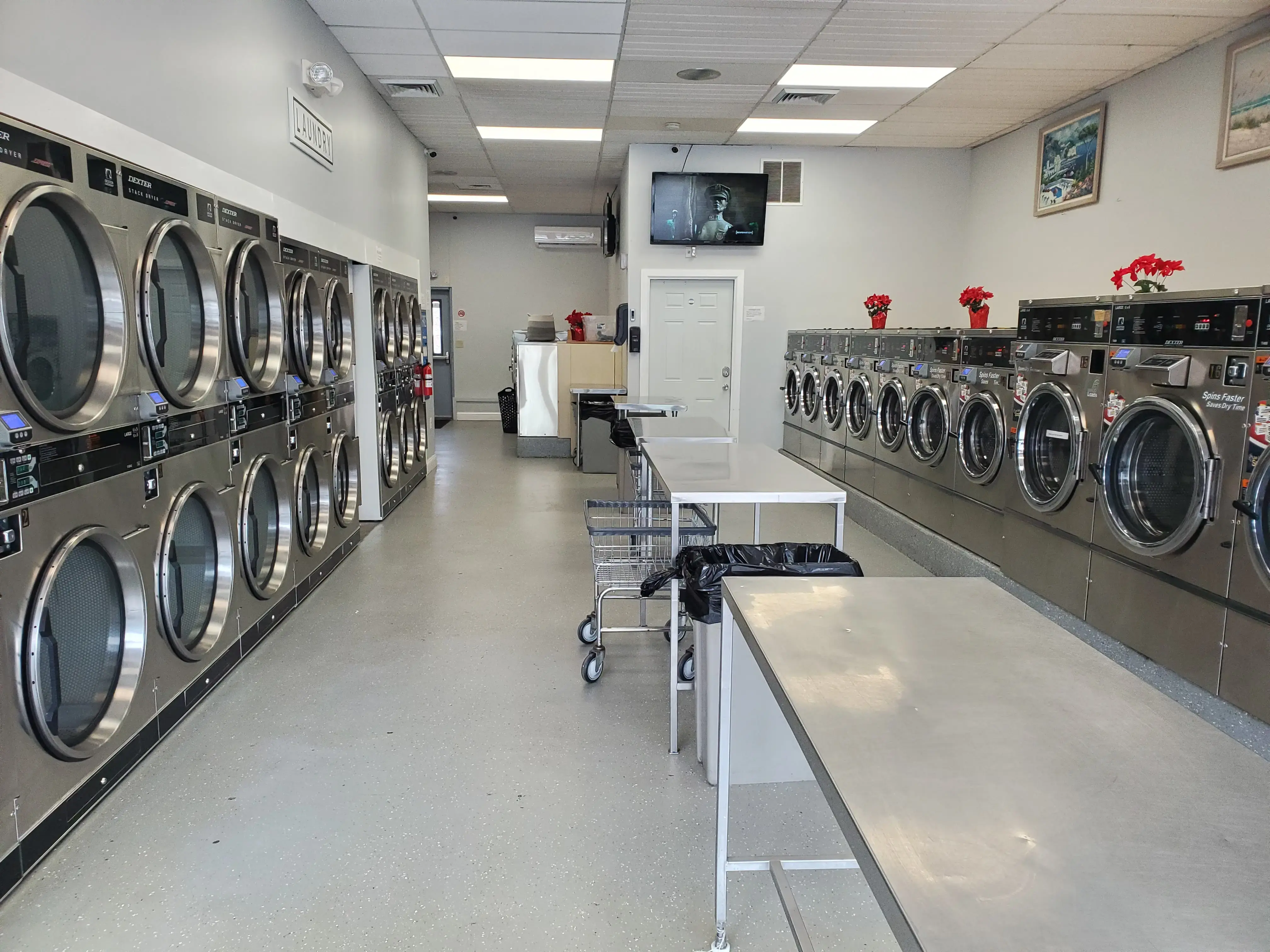 CJ's Laundromat - Image 12