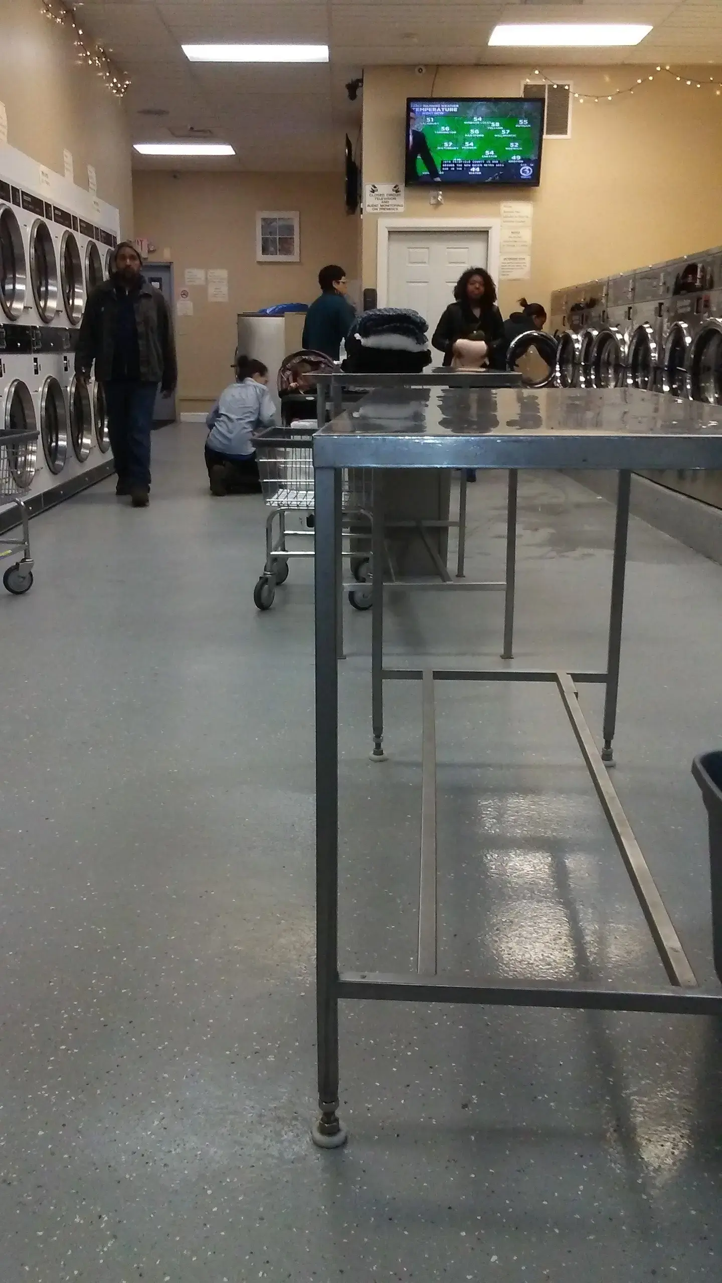 CJ's Laundromat thumbnail 3