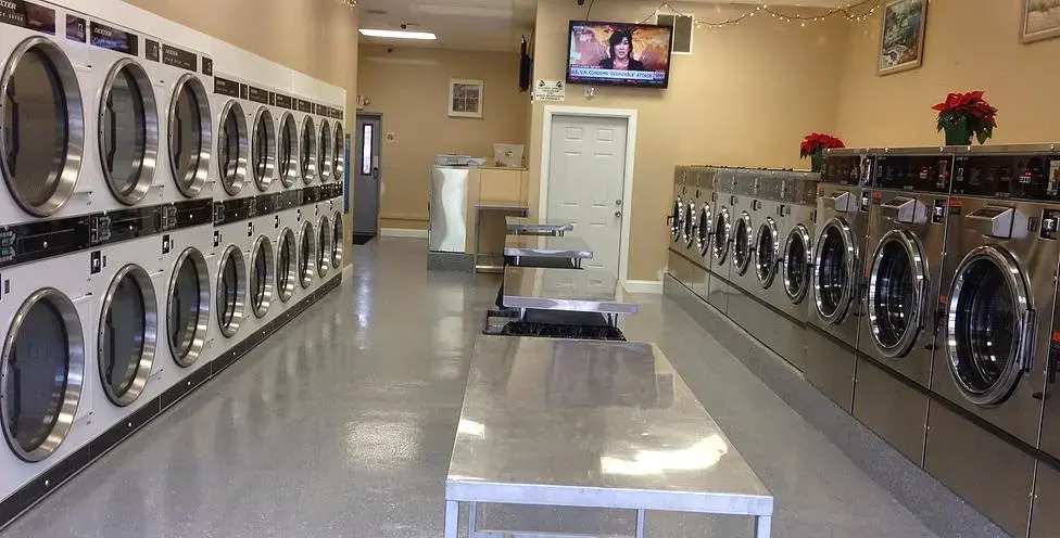 CJ's Laundromat - Image 9