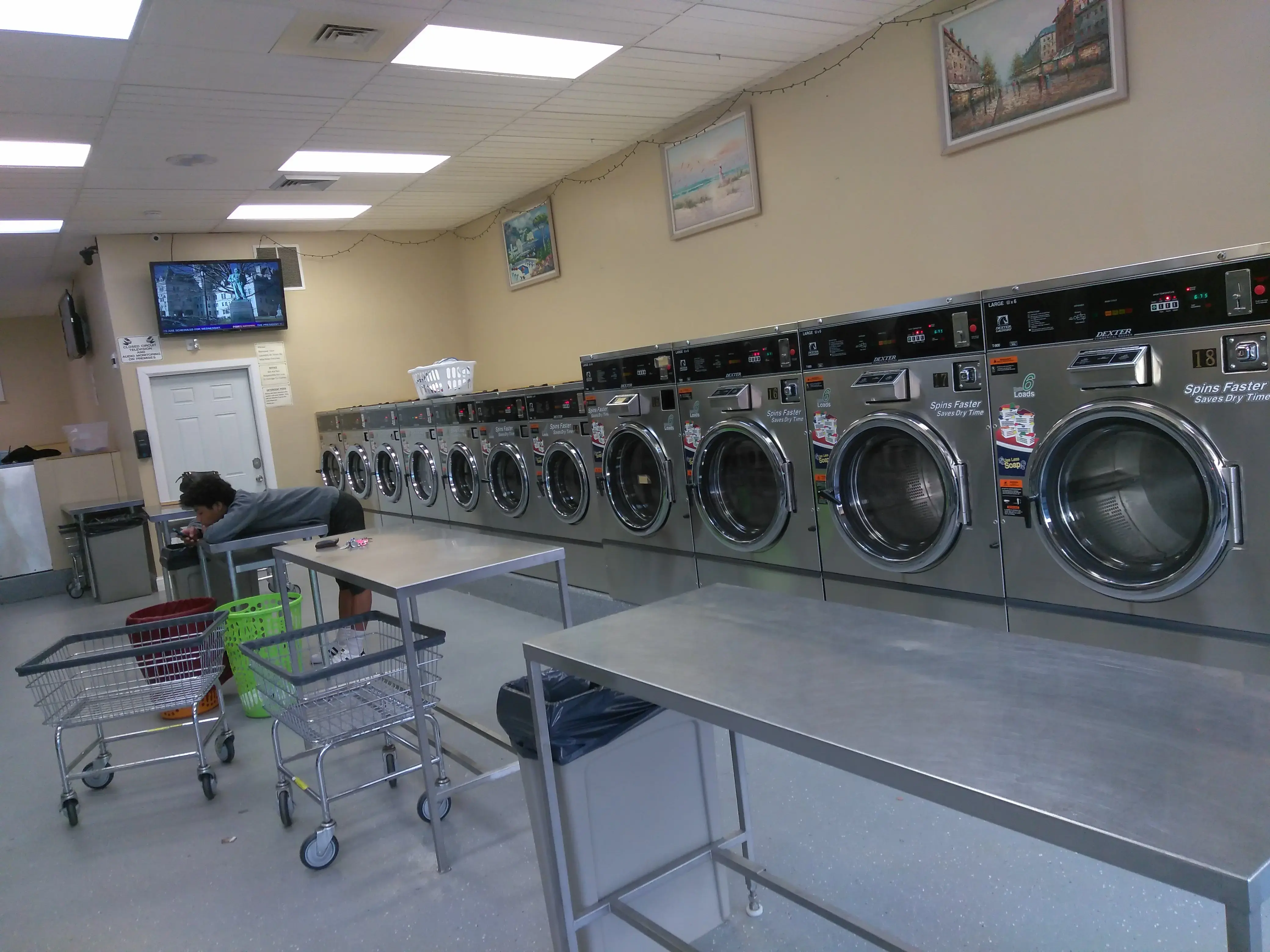 CJ's Laundromat - Image 10