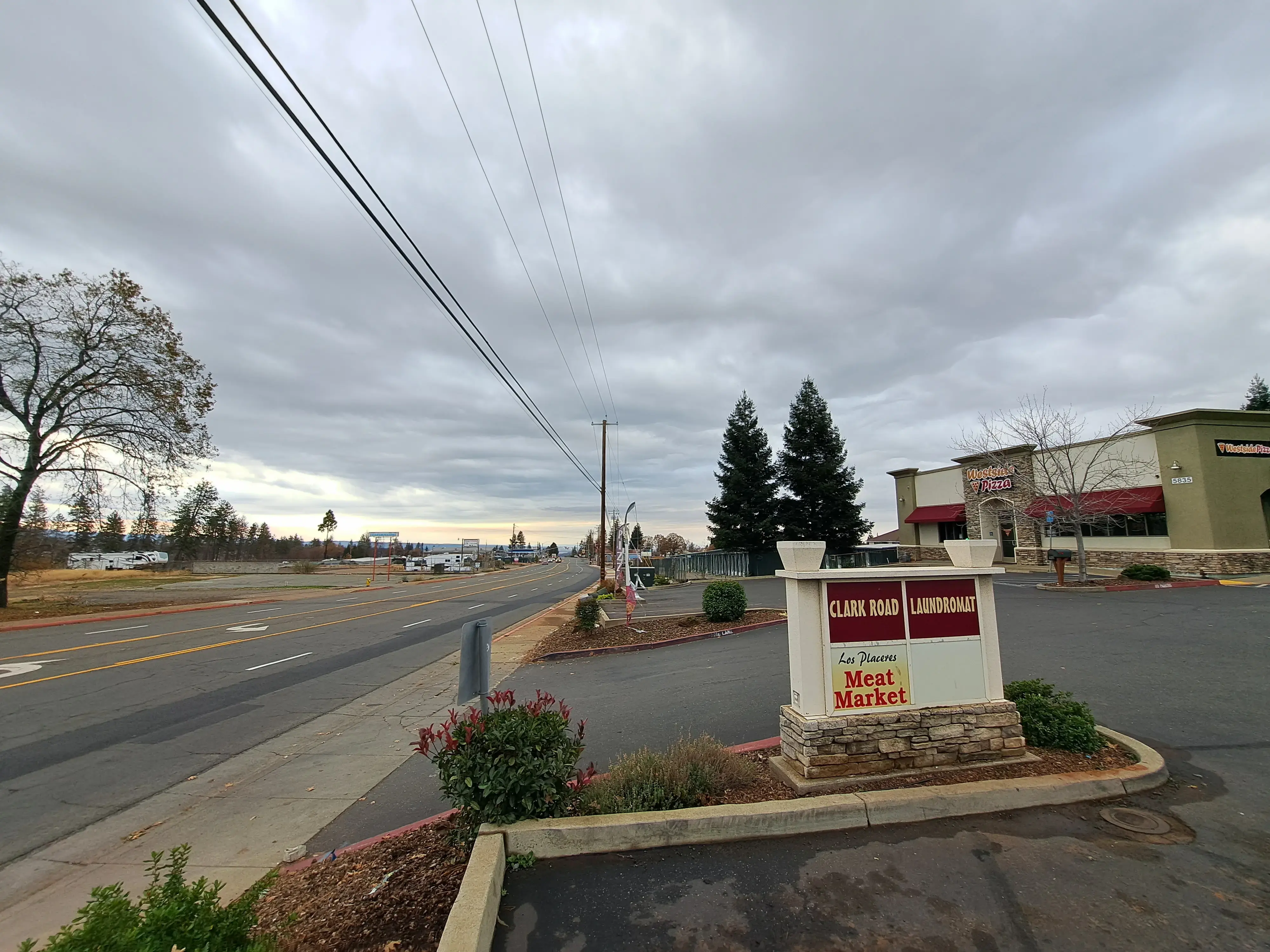 Clark Road Laundromat - Image 16