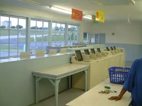 Clarksville Coin Laundry - Image 4