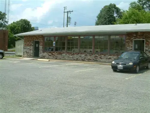 Clarksville Coin Laundry - Image 2
