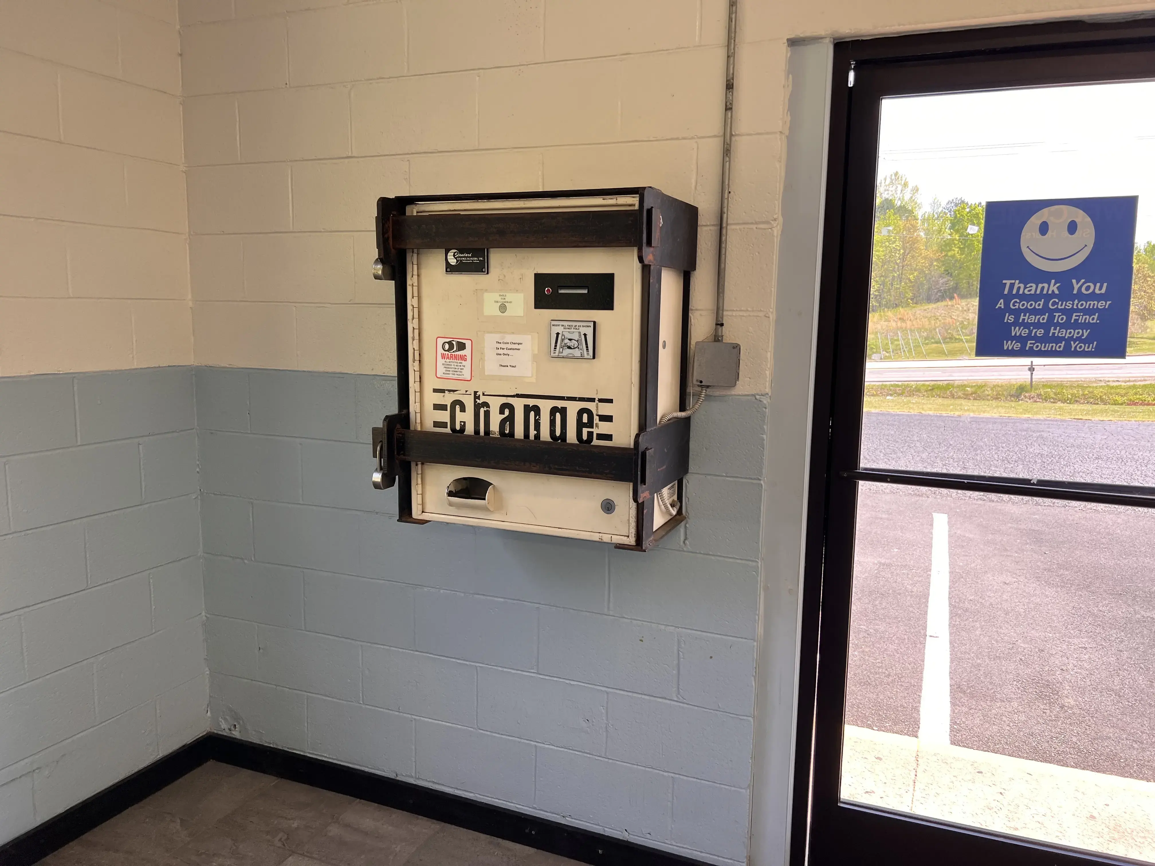 Clarksville Coin Laundry - Image 6