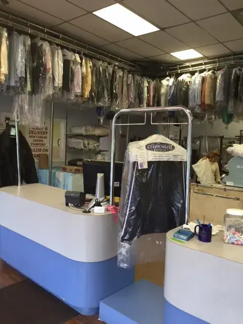 Classic Deluxe Cleaners thumbnail 9