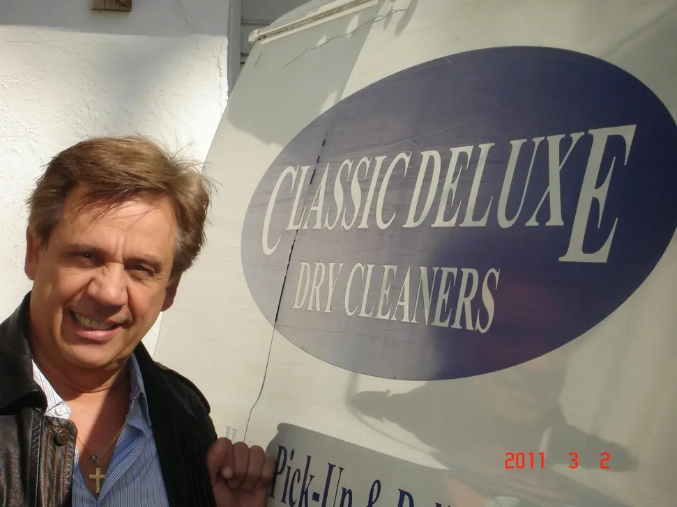 Classic Deluxe Cleaners - Image 5