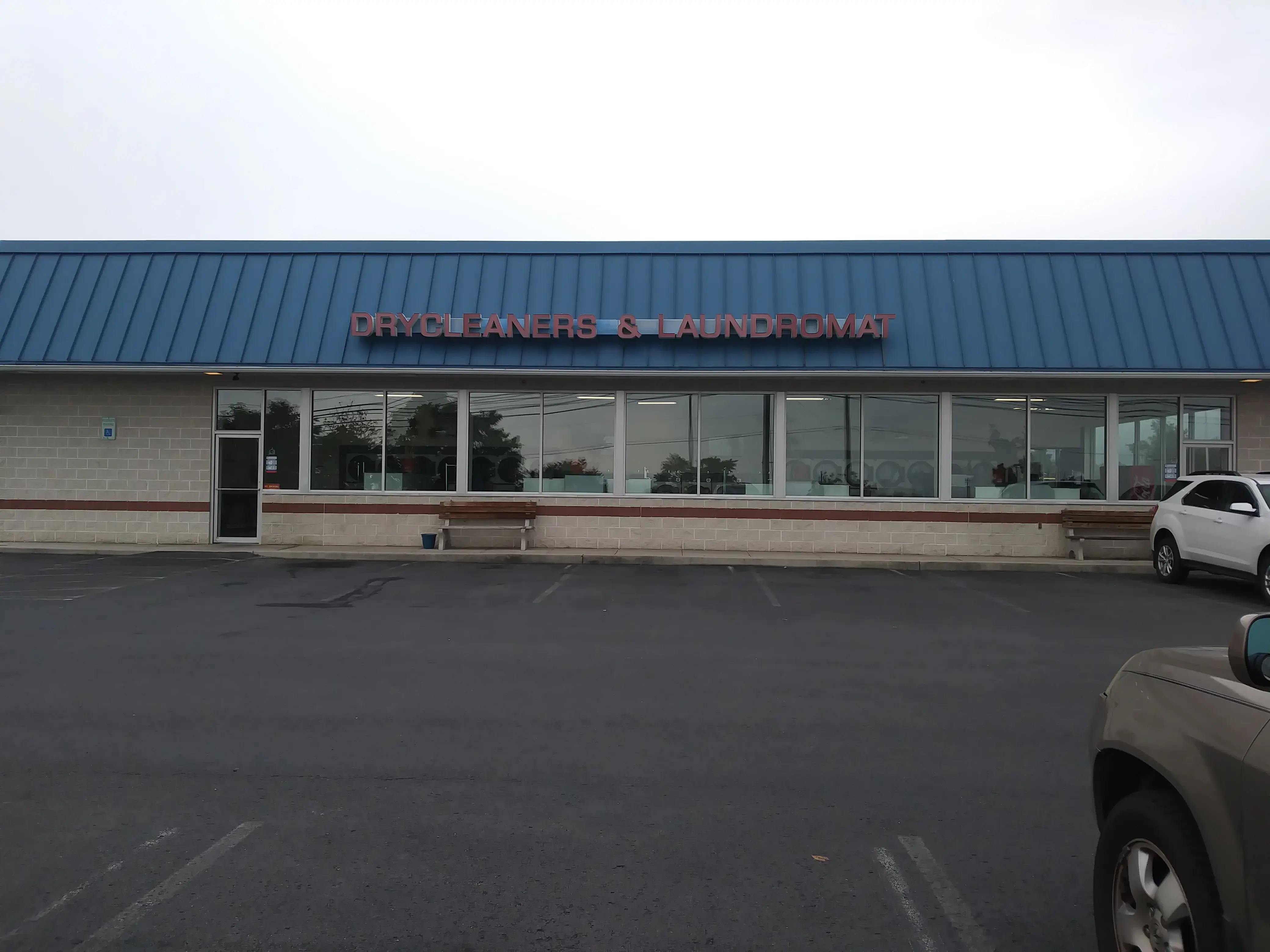 Classic Drycleaners and Laundromats thumbnail 3