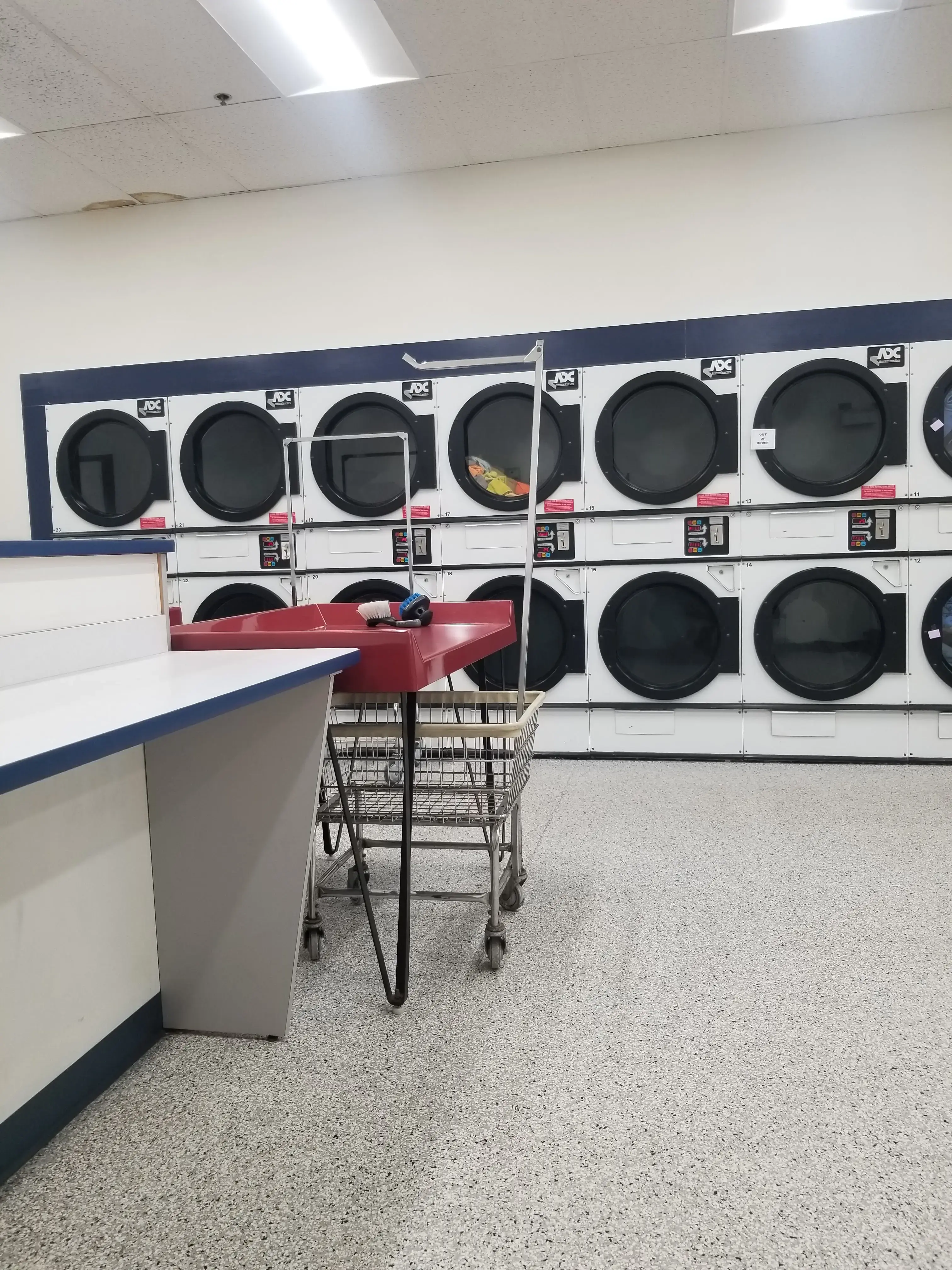 Classic Drycleaners and Laundromats thumbnail 6