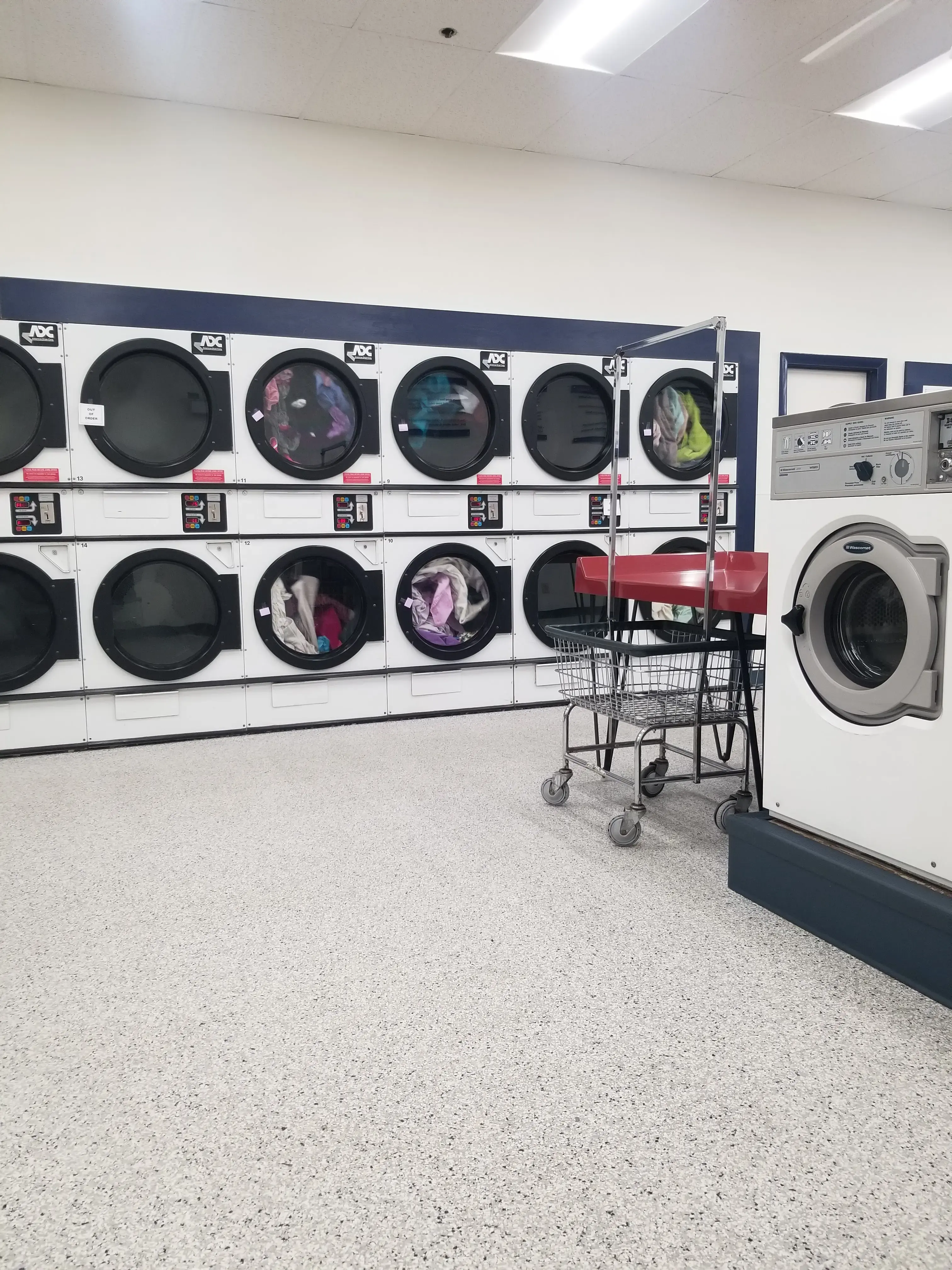 Classic Drycleaners and Laundromats thumbnail 2