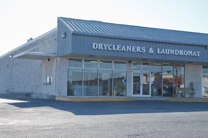 Classic Drycleaners and Laundromats - Image 11