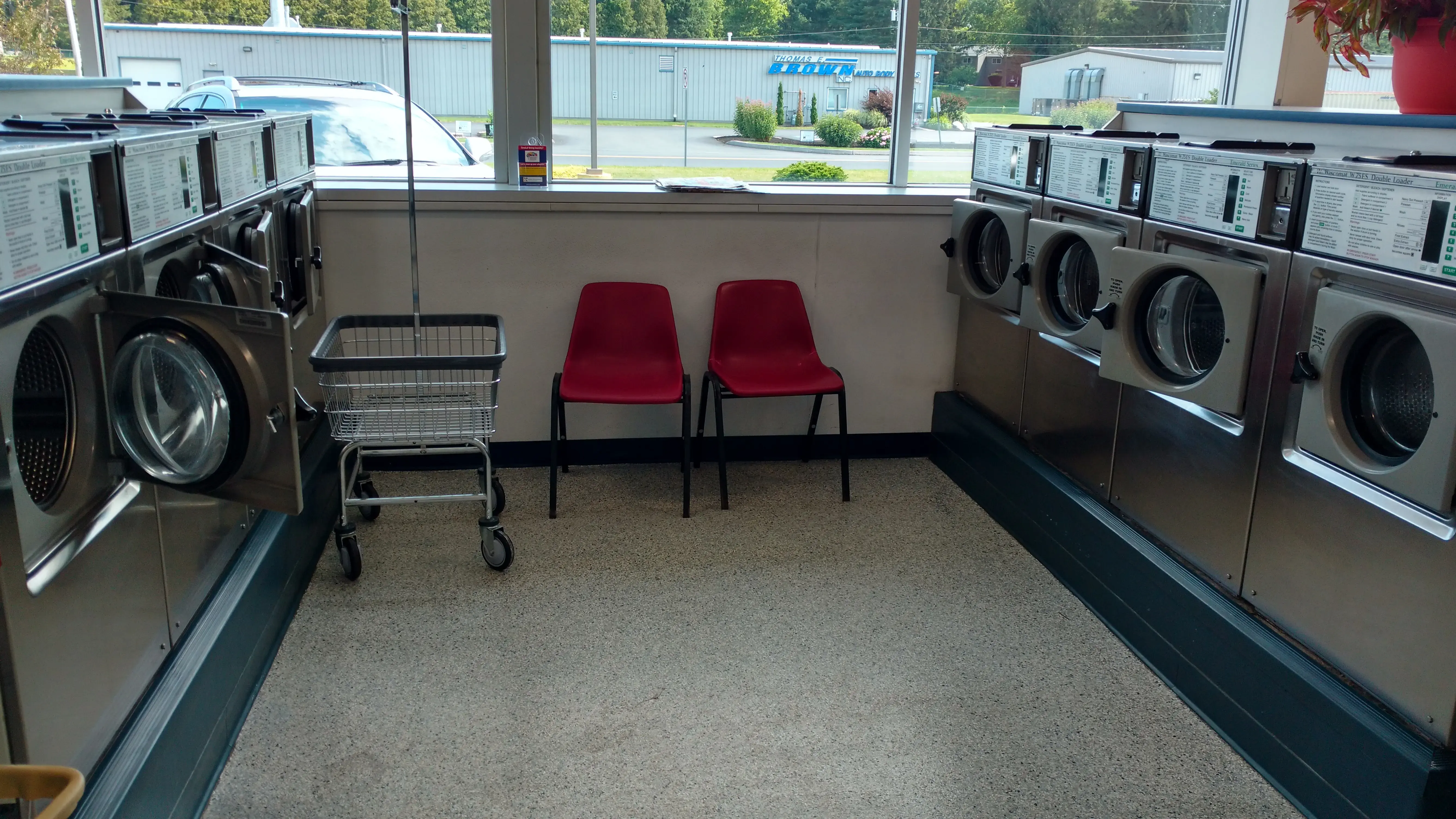 Classic Drycleaners and Laundromats thumbnail 11