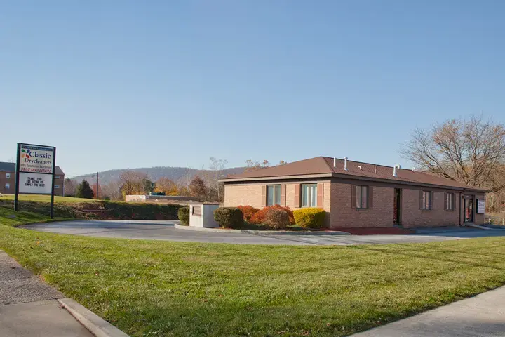 Classic Drycleaners thumbnail 1