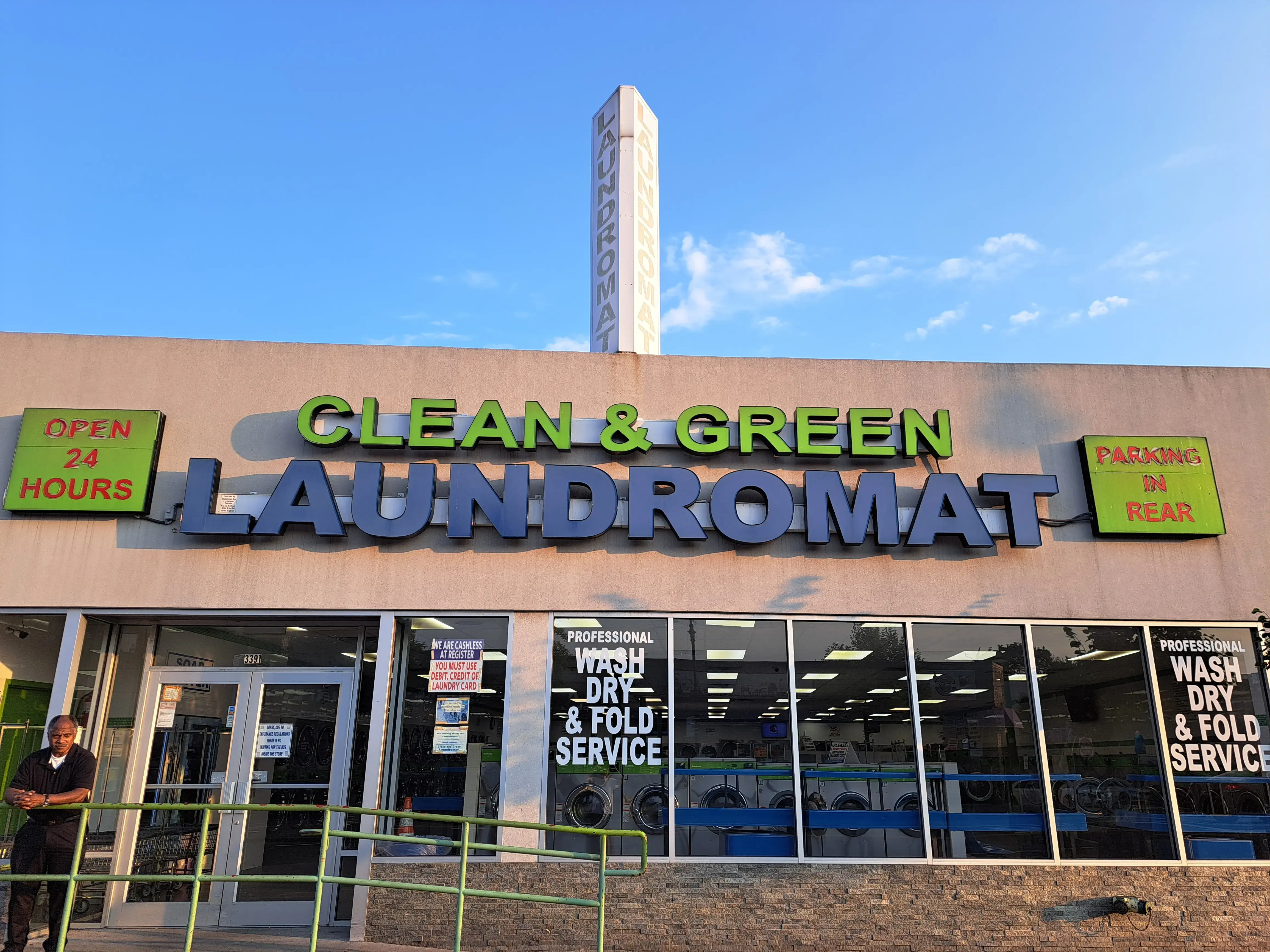 CLEAN AND GREEN LAUNDROMAT thumbnail 5