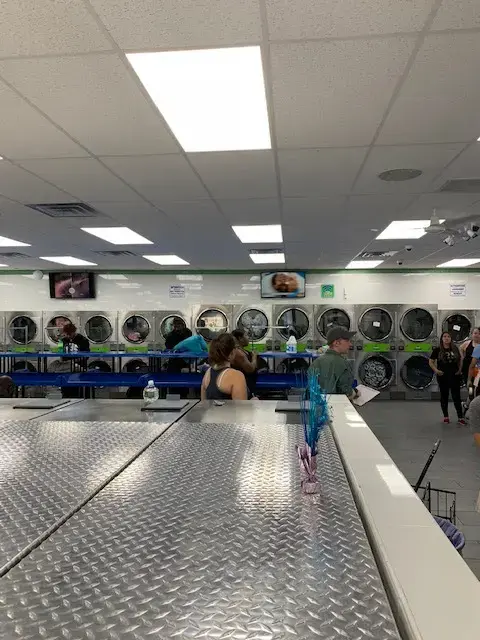 CLEAN AND GREEN LAUNDROMAT - Image 8