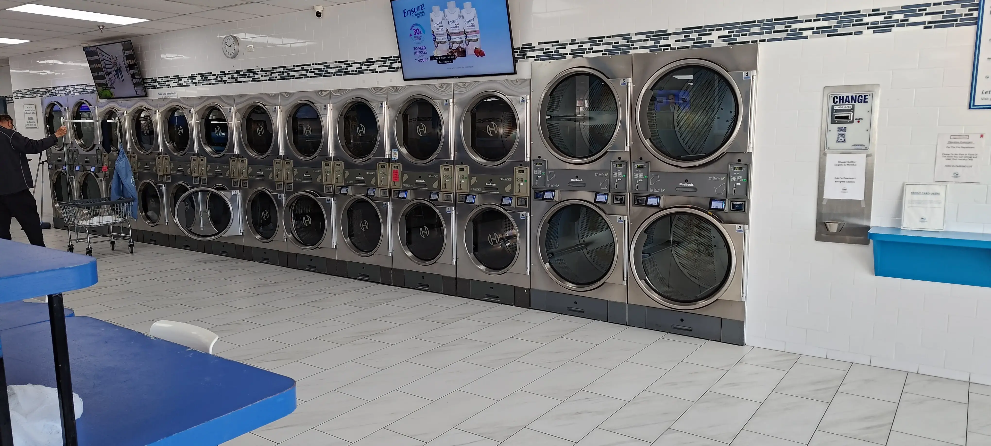 Clean Blue Laundry - Image 3