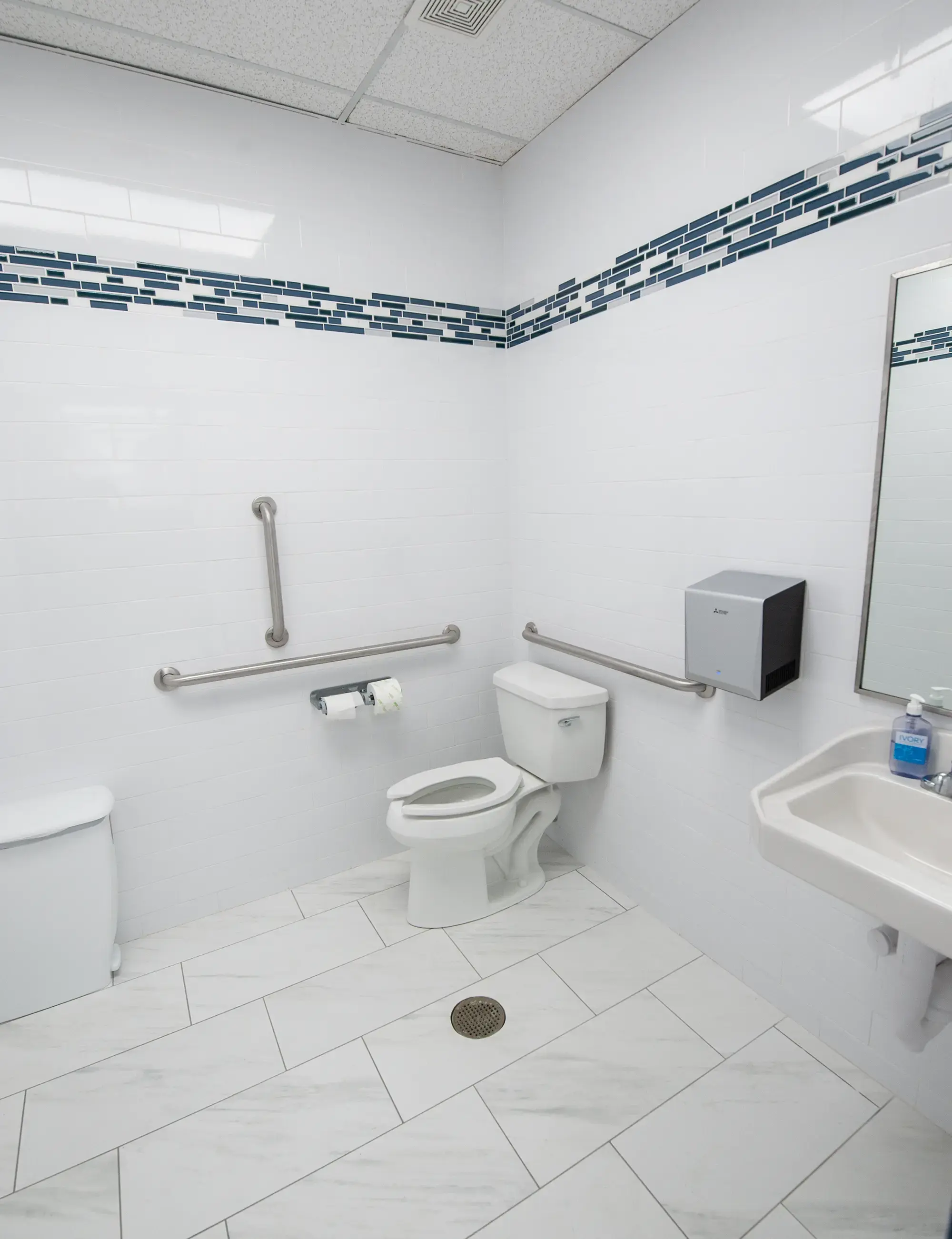 Clean Blue Laundry - Image 10
