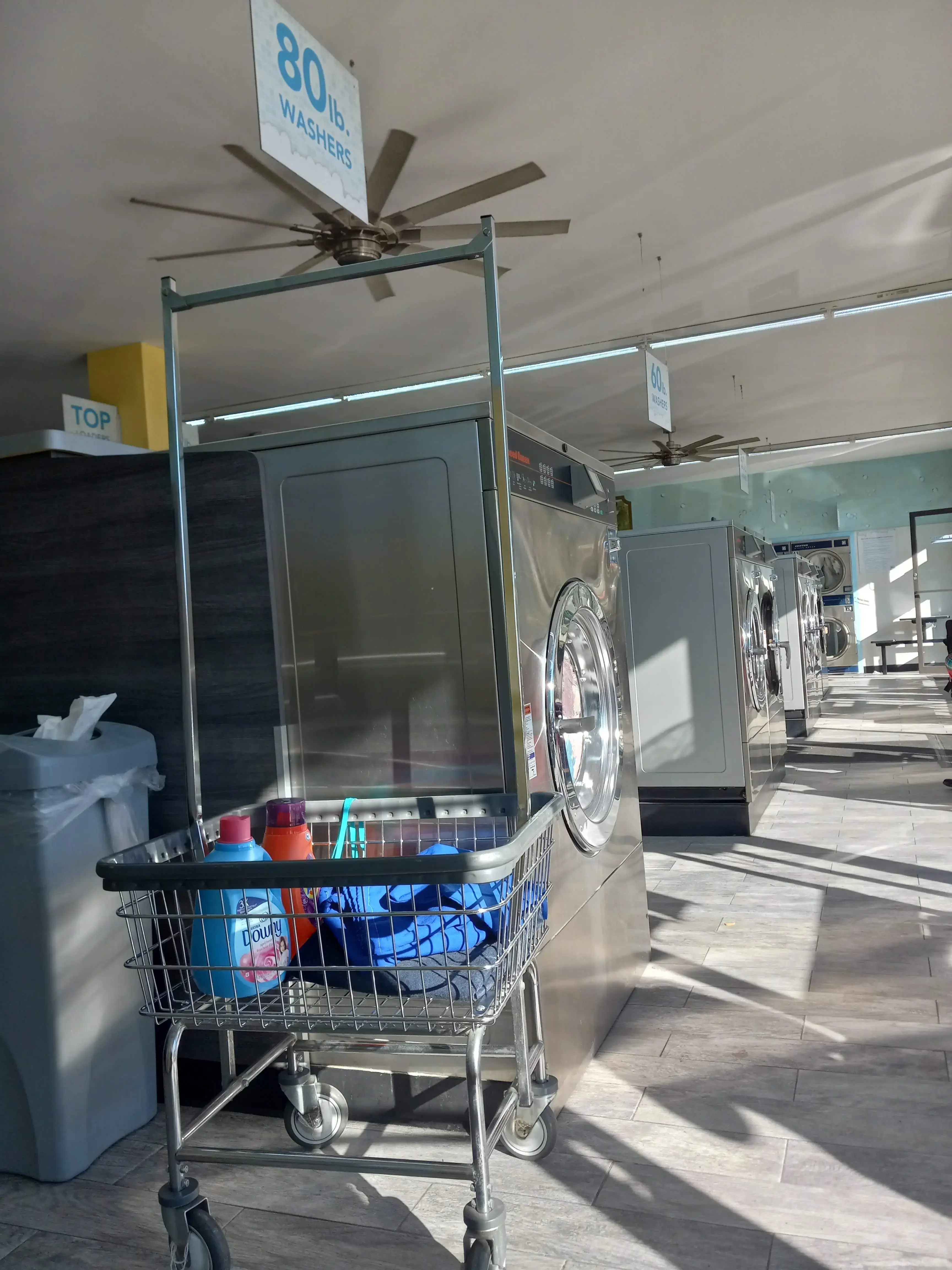 Clean Bubbles Laundromat - Image 18