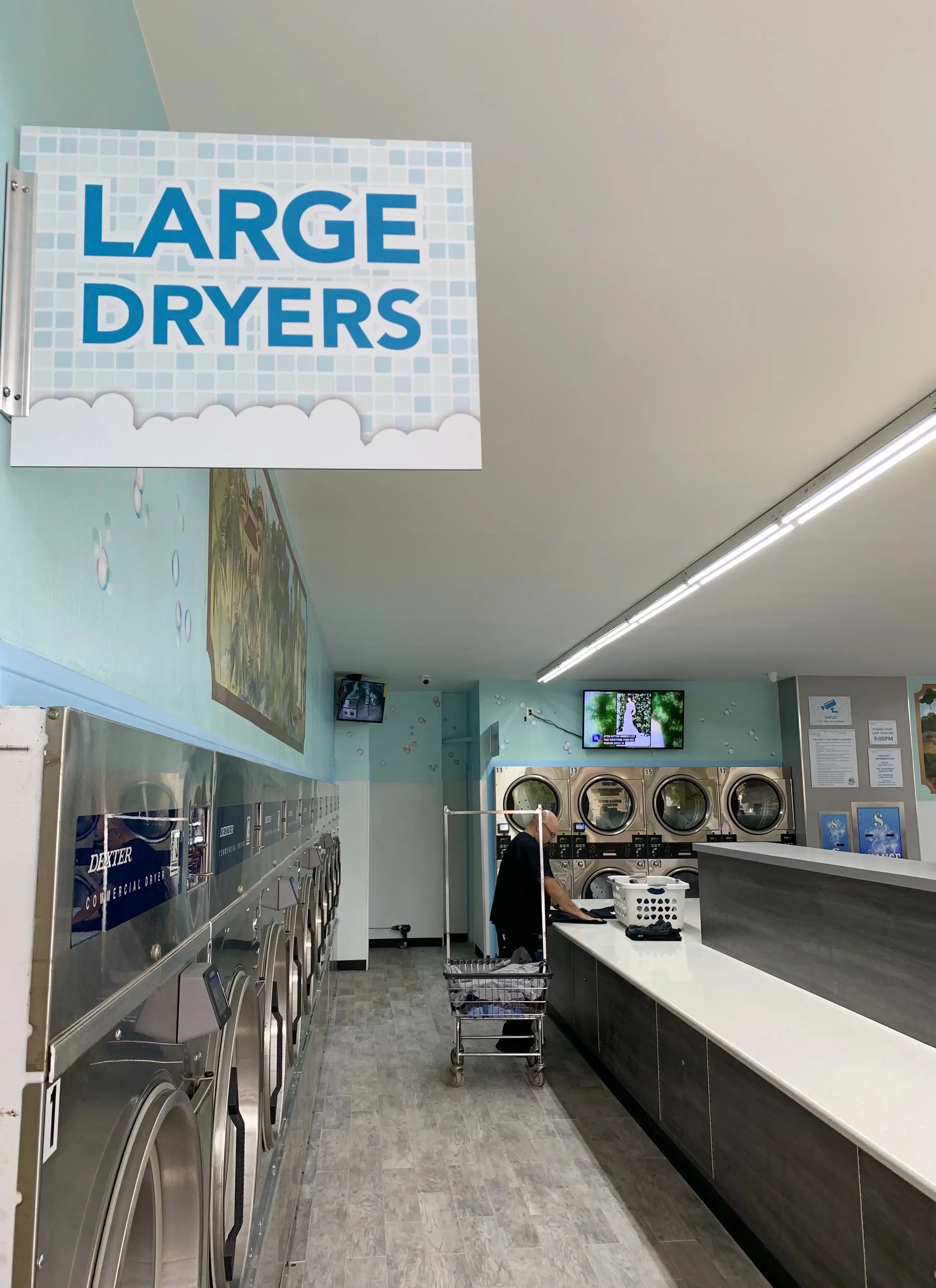 Clean Bubbles Laundromat - Image 20