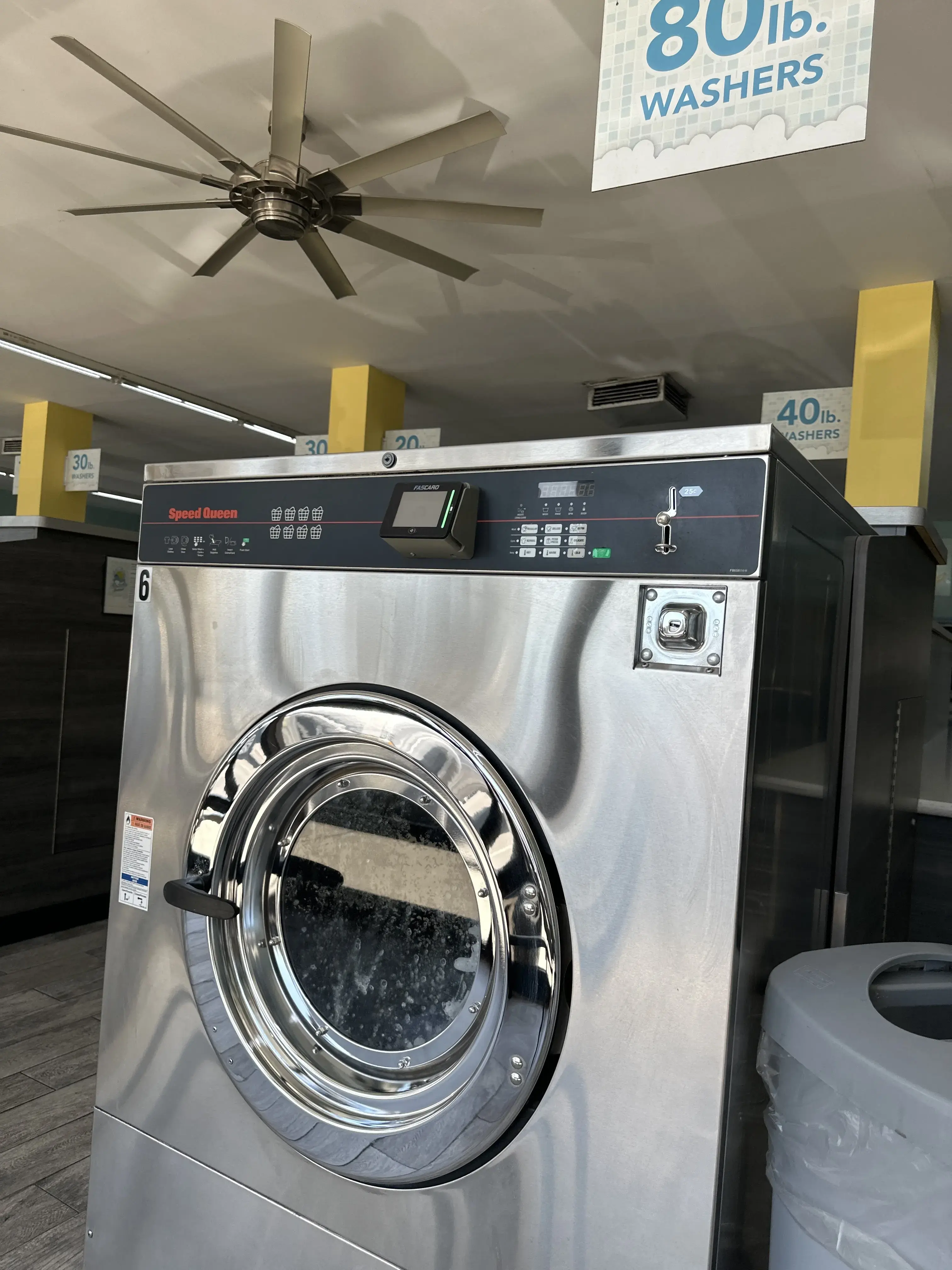 Clean Bubbles Laundromat thumbnail 3