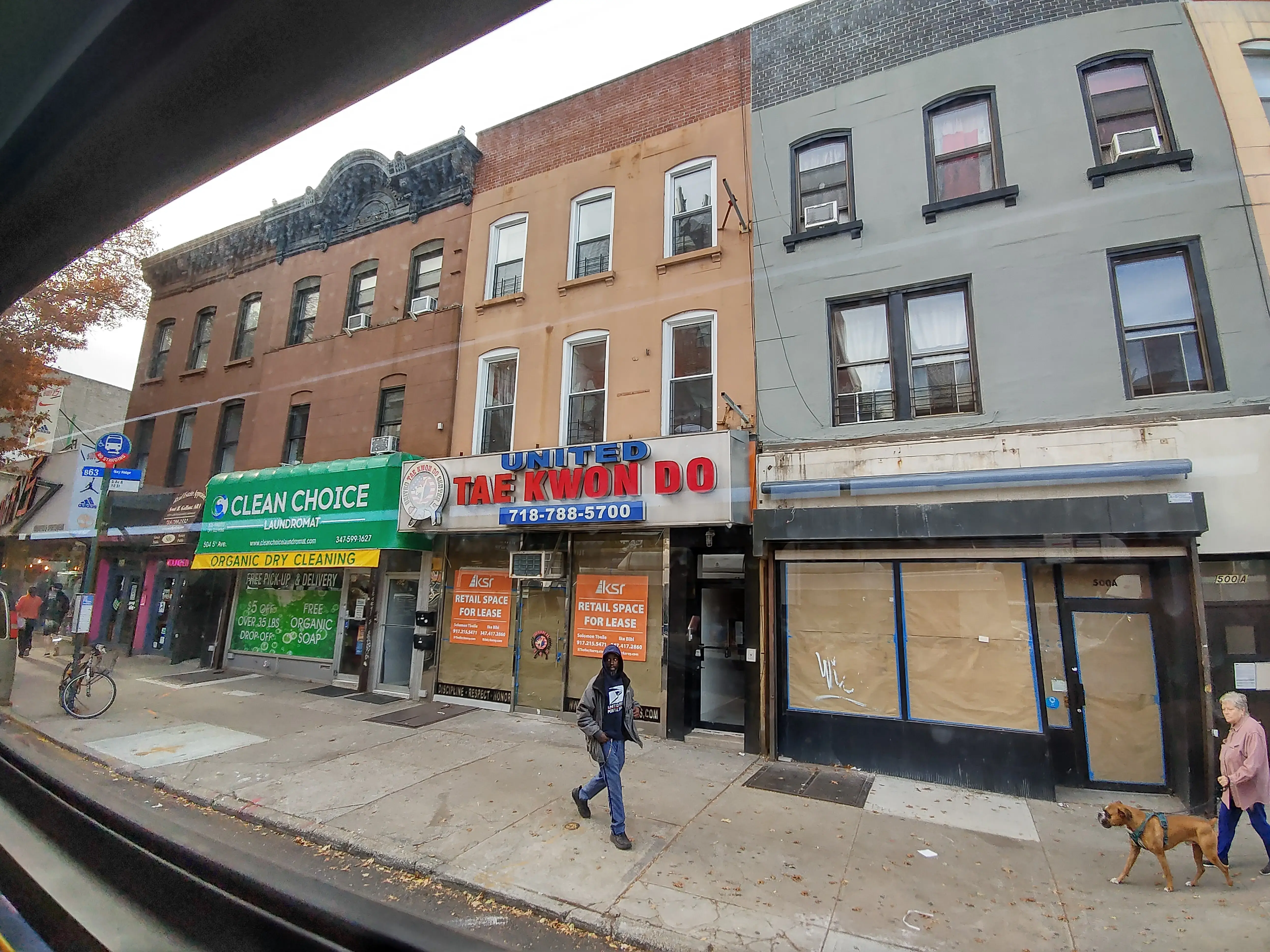 Clean Choice Laundromat - Image 5