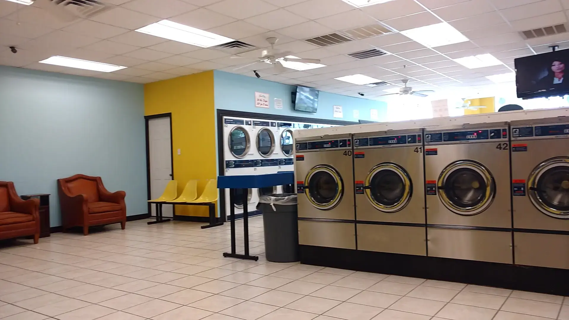 Clean City Laundromat and Wash & Fold thumbnail 2