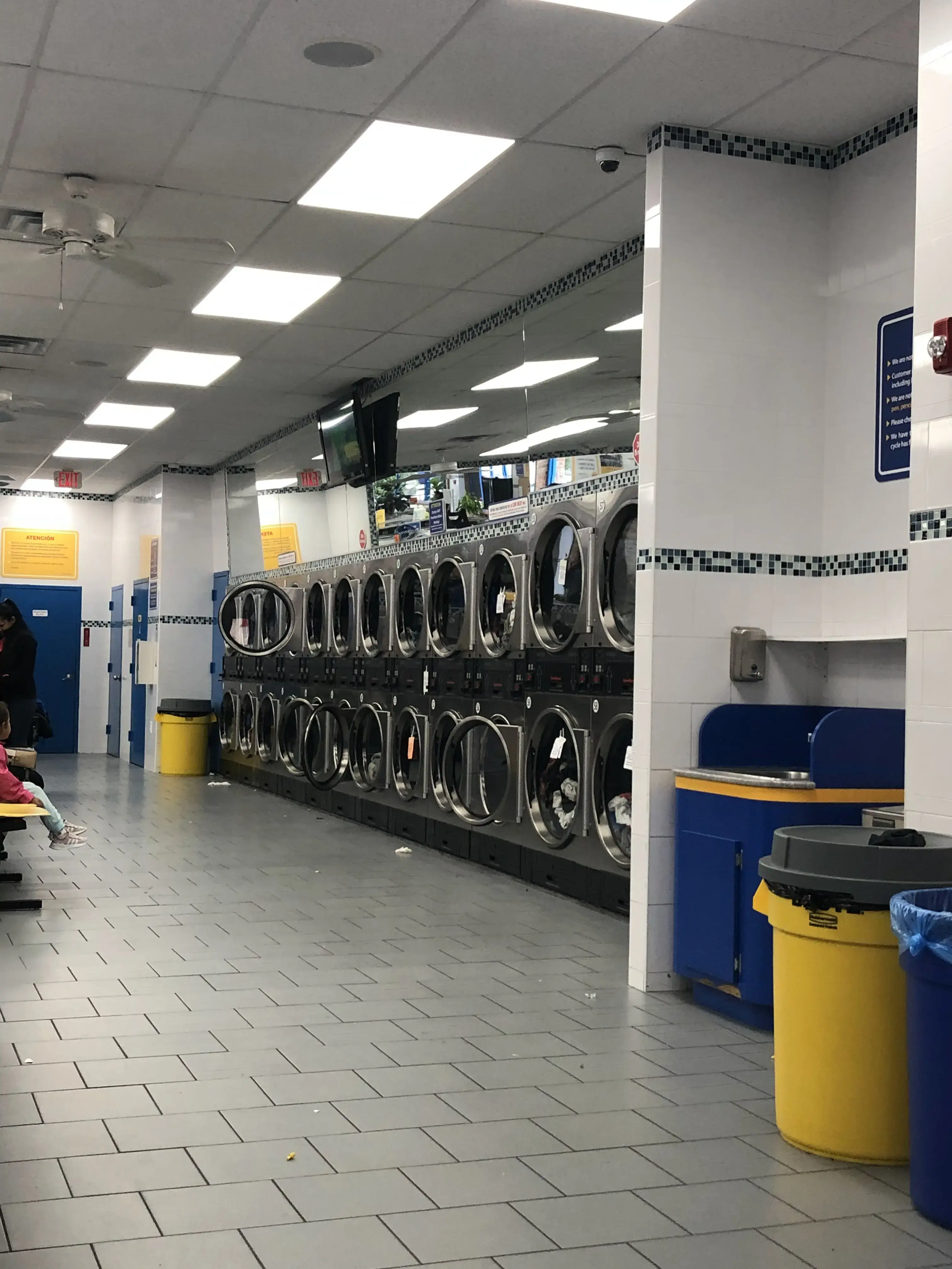 Clean City Laundromat thumbnail 3