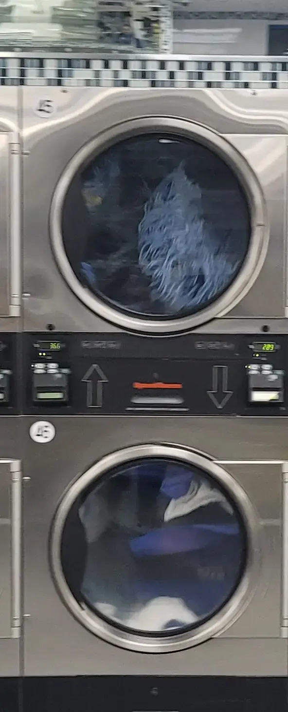 Clean City Laundromat thumbnail 9