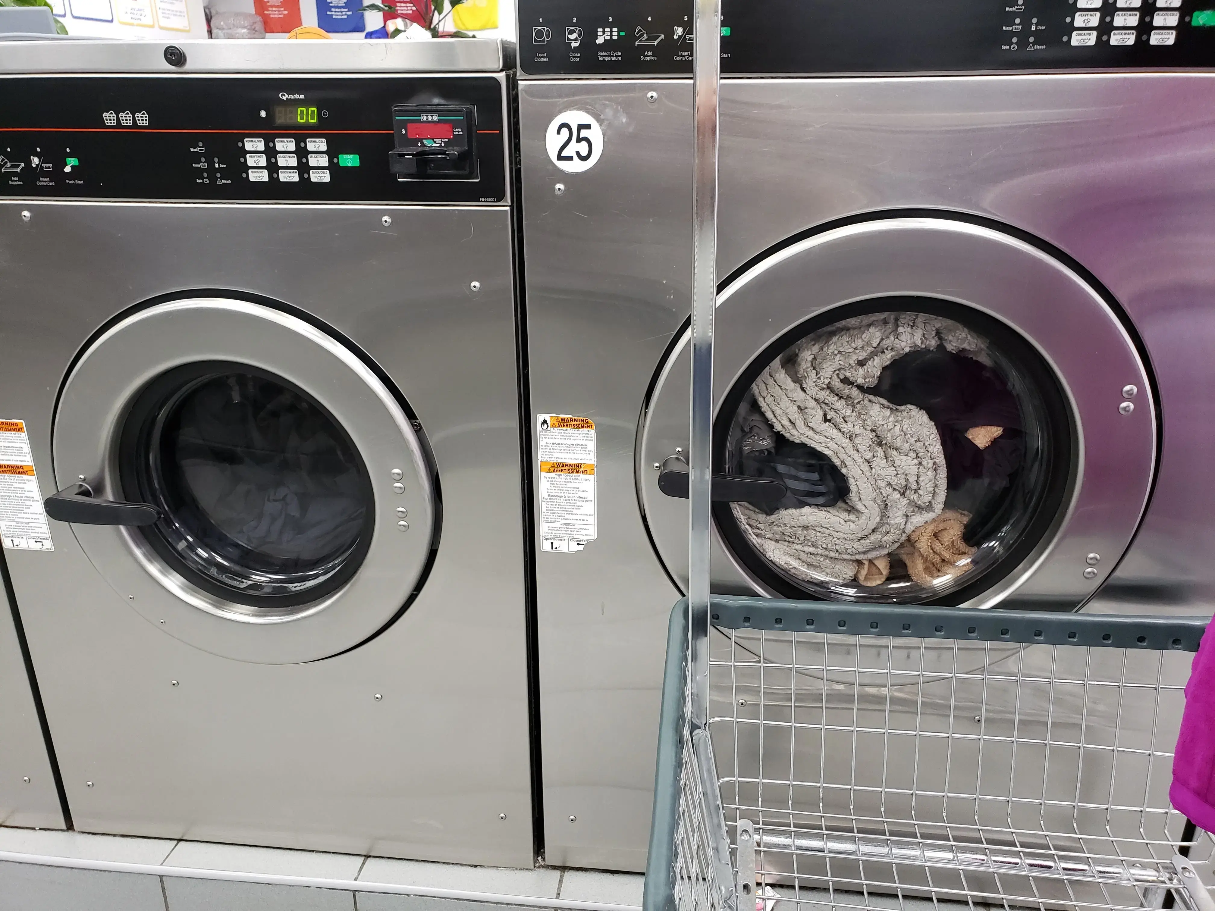 Clean City Laundromat - Image 10