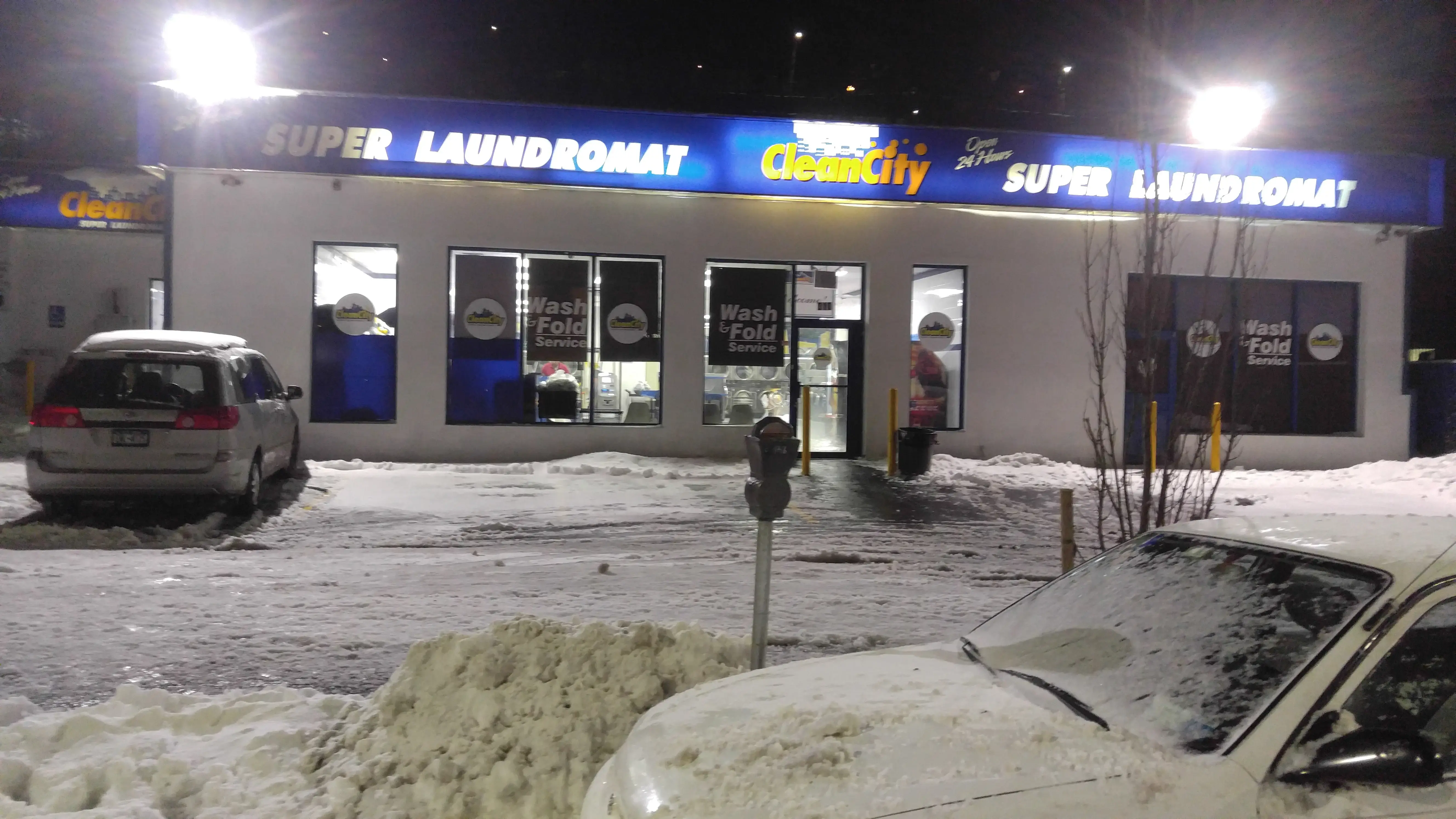 Clean City Super Laundromat thumbnail 16