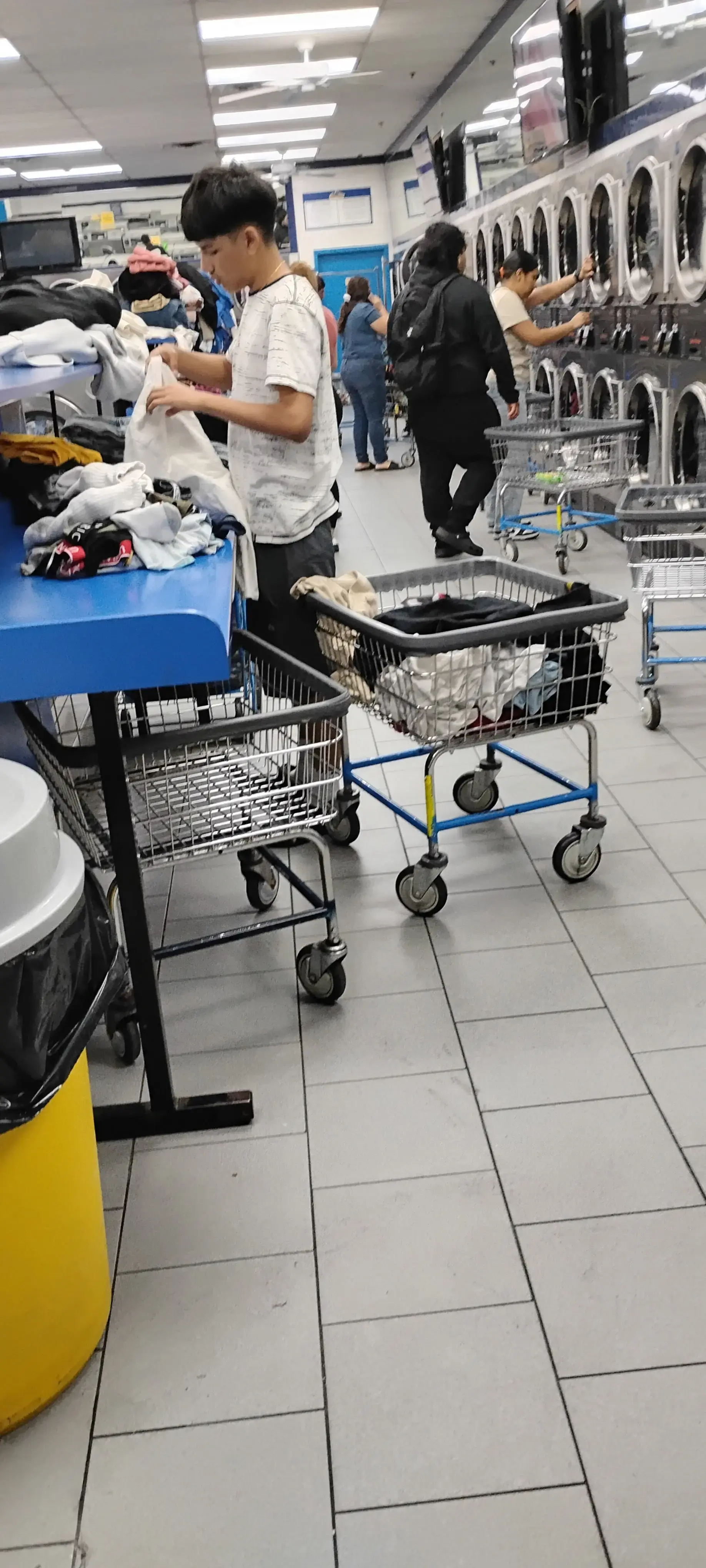 Clean City Super Laundromat thumbnail 2