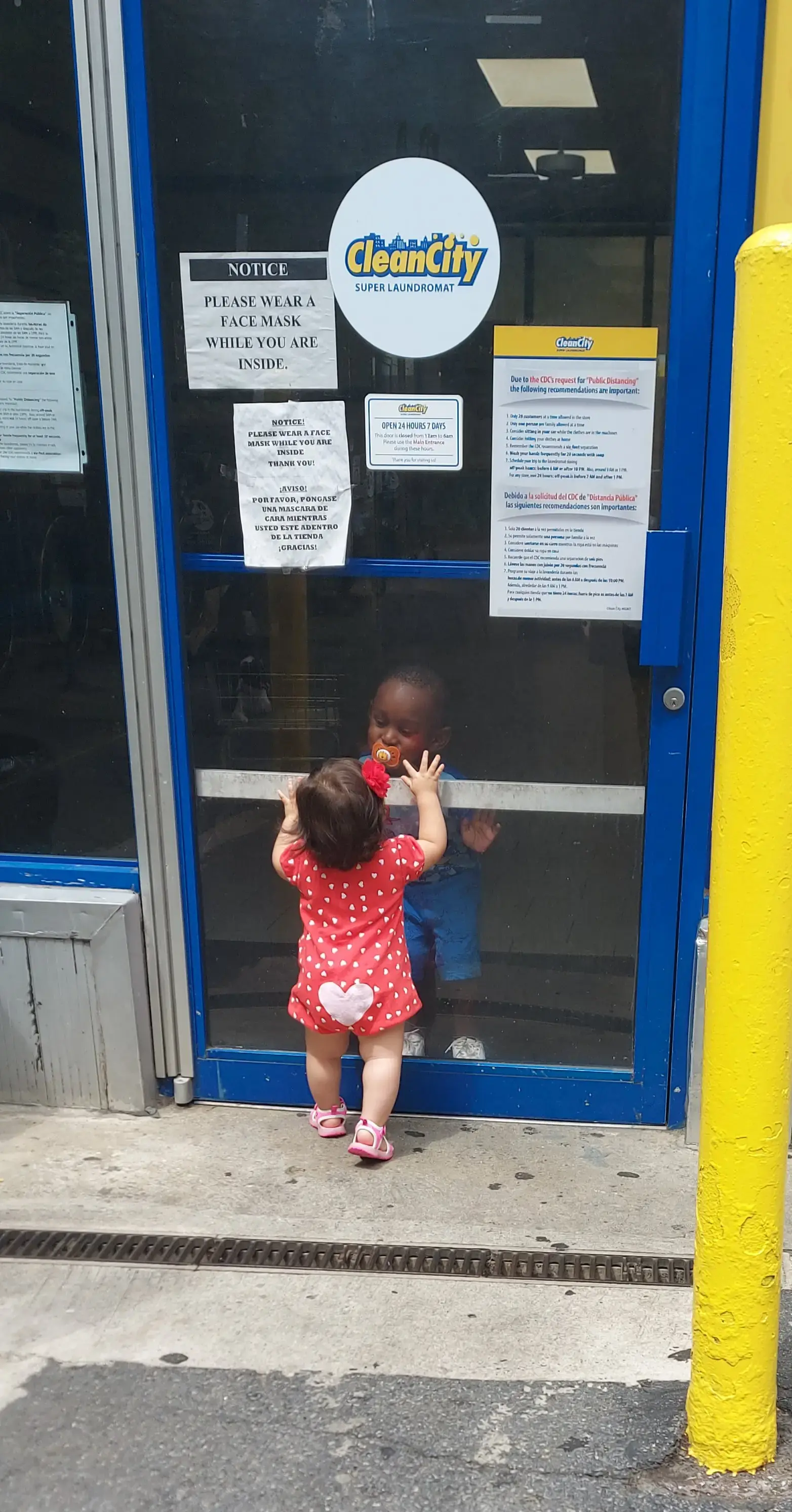 Clean City Super Laundromat - Image 13