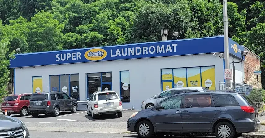 Clean City Super Laundromat thumbnail 17