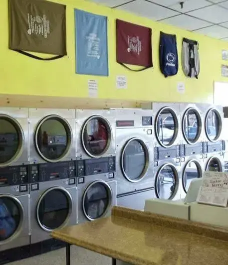 Clean Clothes Depot - Image 9