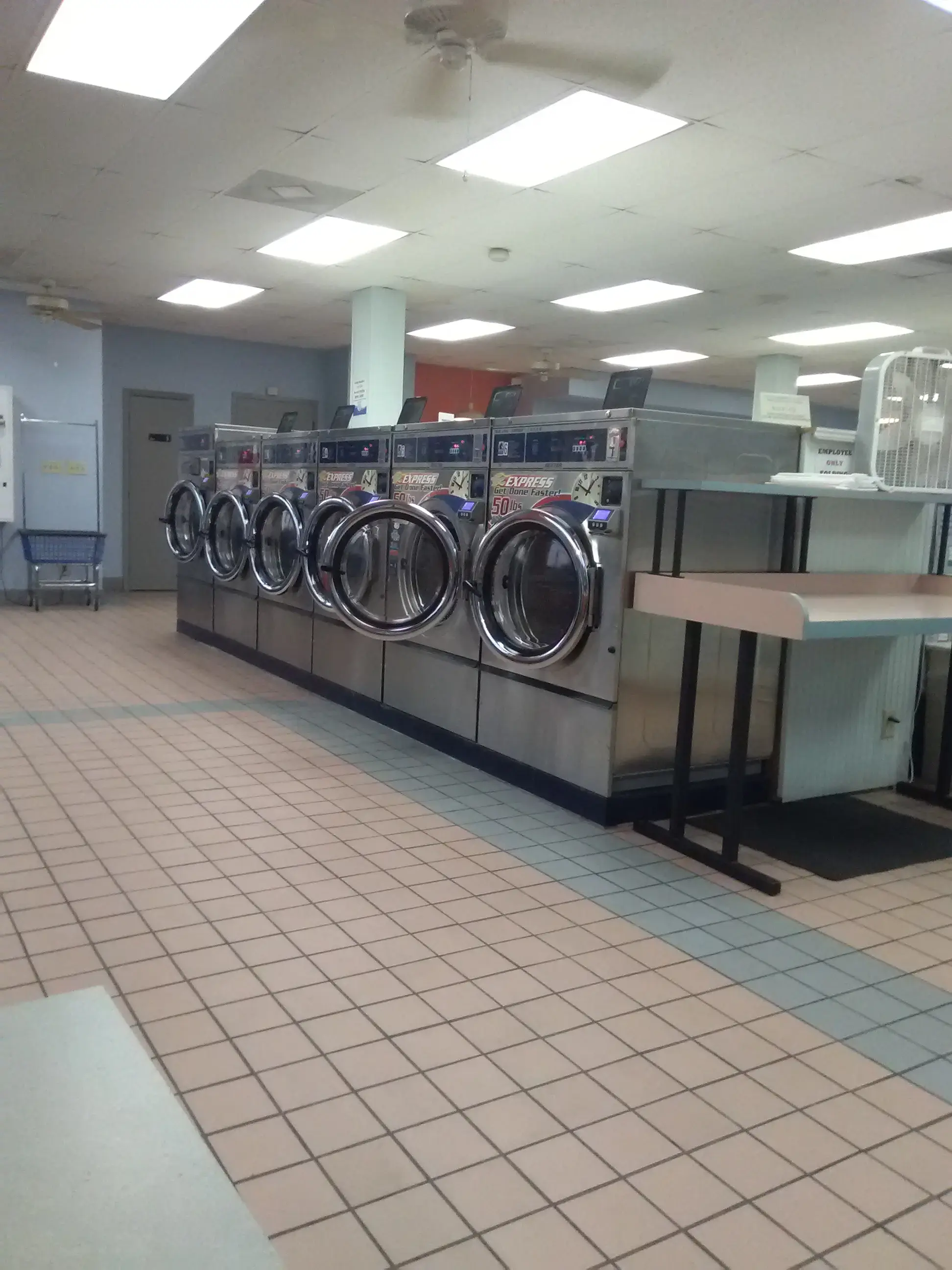 Clean Clothes Laundry Co. thumbnail 16