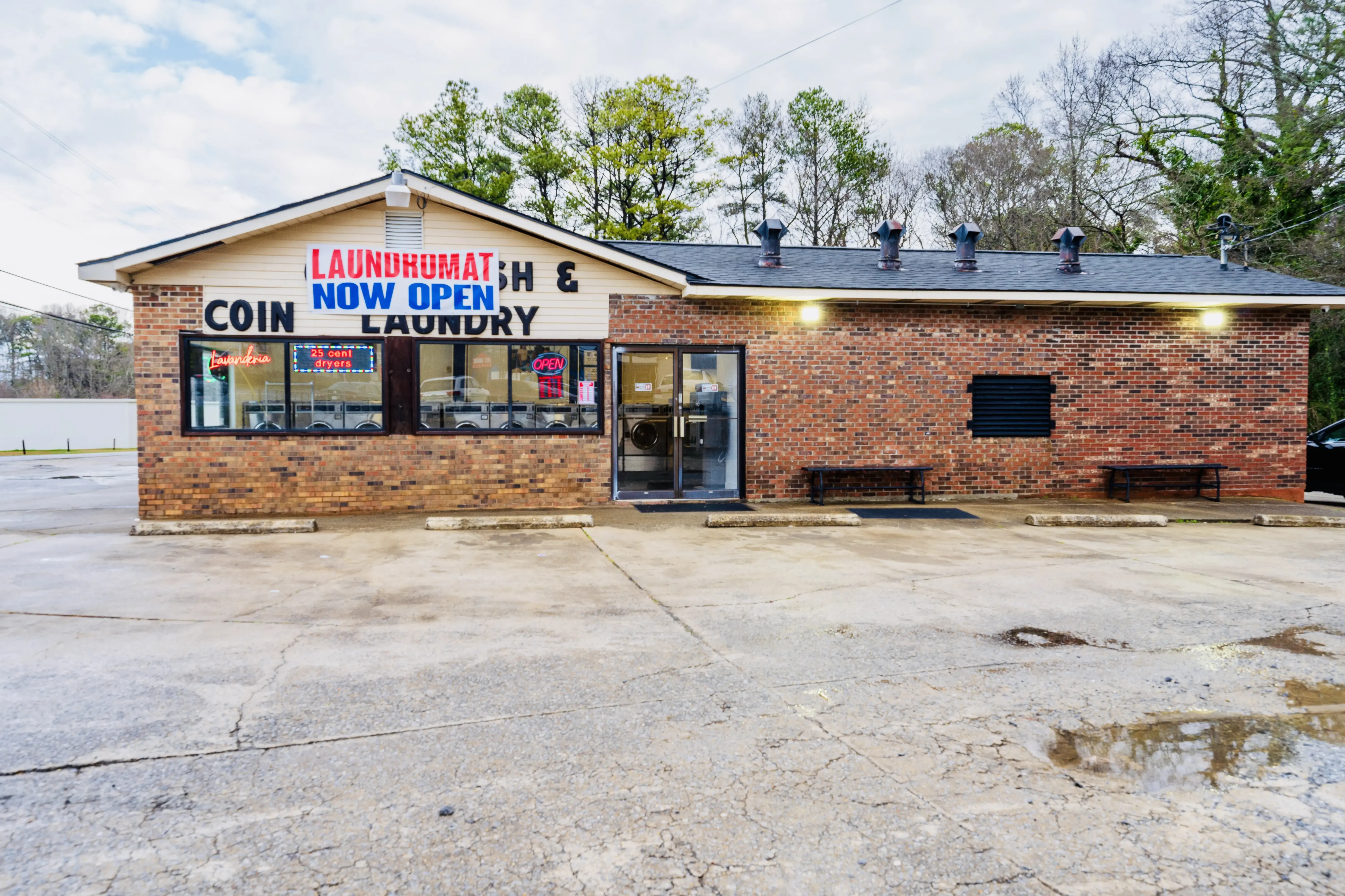 Clean Corner Laundromat - Image 2