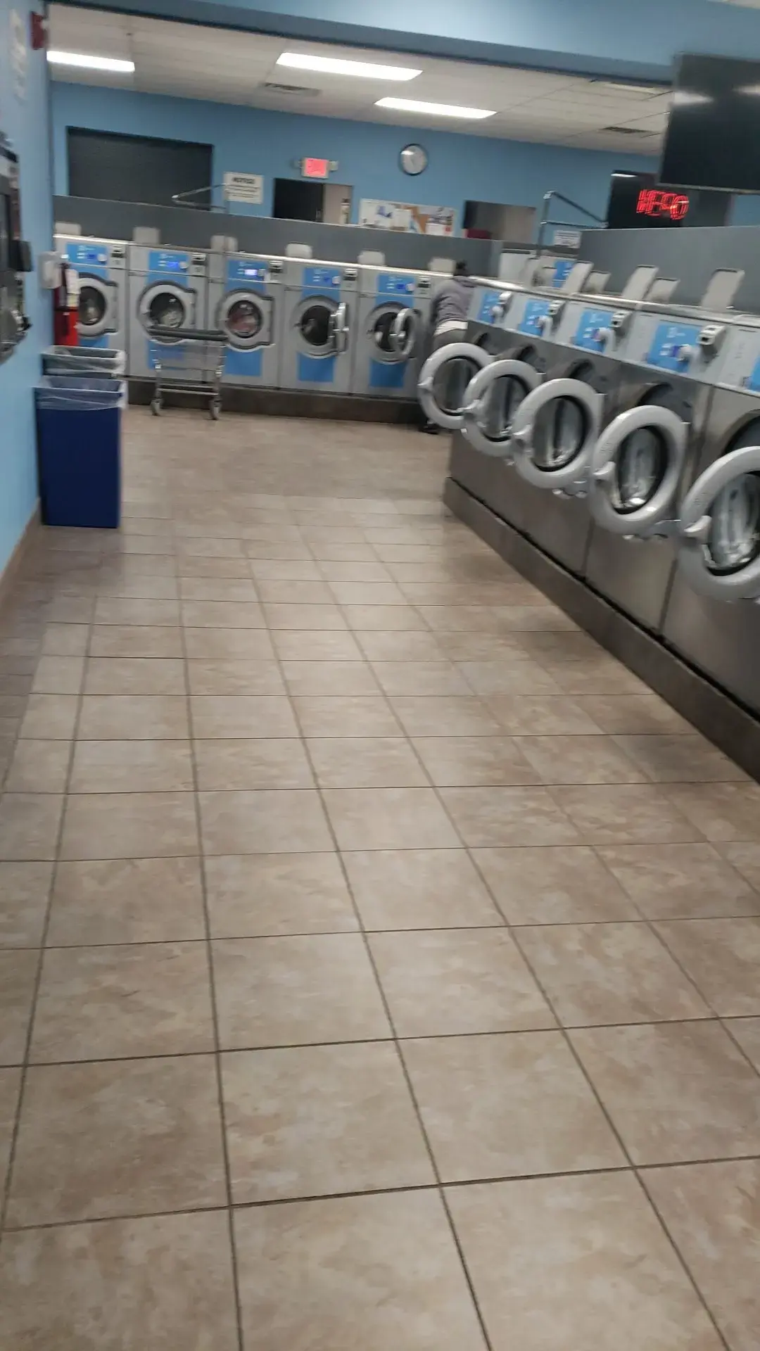 Clean Enterprises Laundromat & Car Wash - Image 15