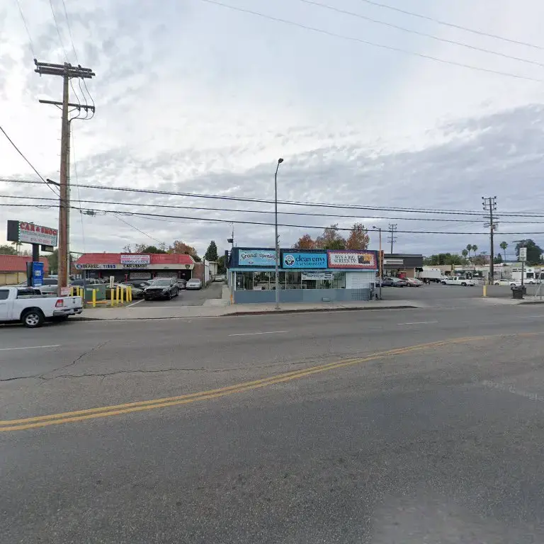Clean Envy Laundromat & Wash and Fold - Image 17