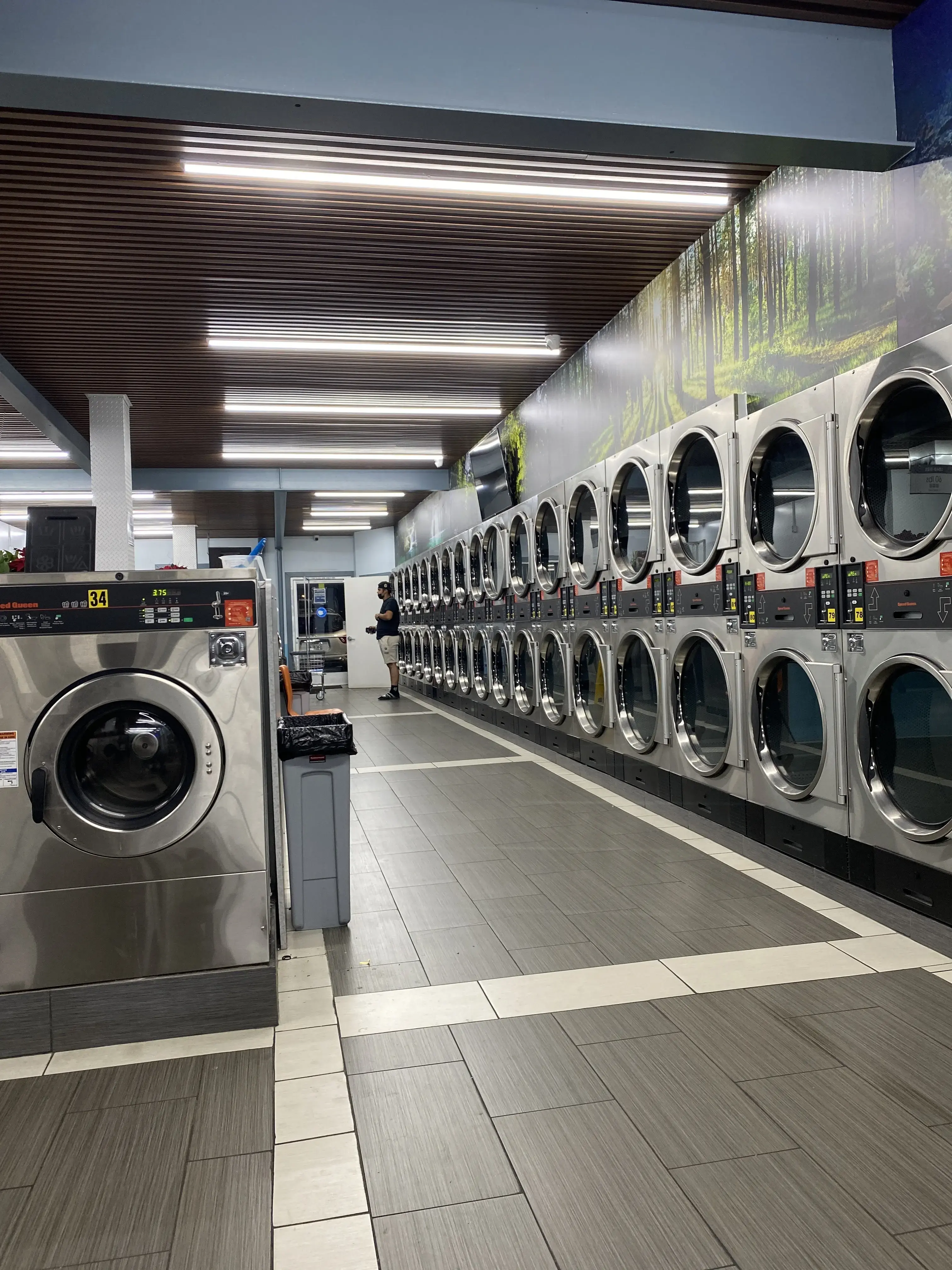 Clean Envy Laundromat & Wash and Fold thumbnail 15