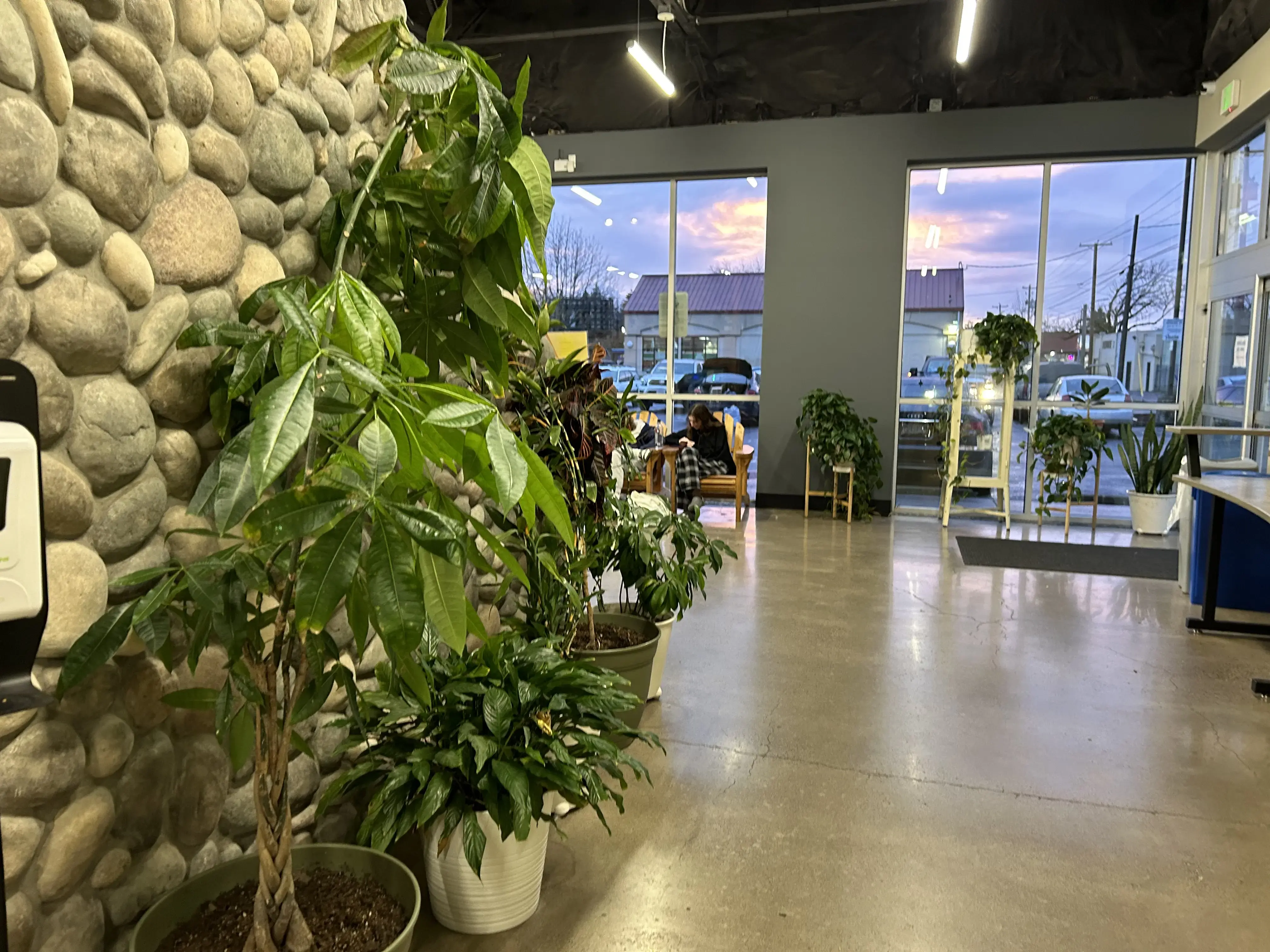 Clean Eugene Laundromat - Image 18