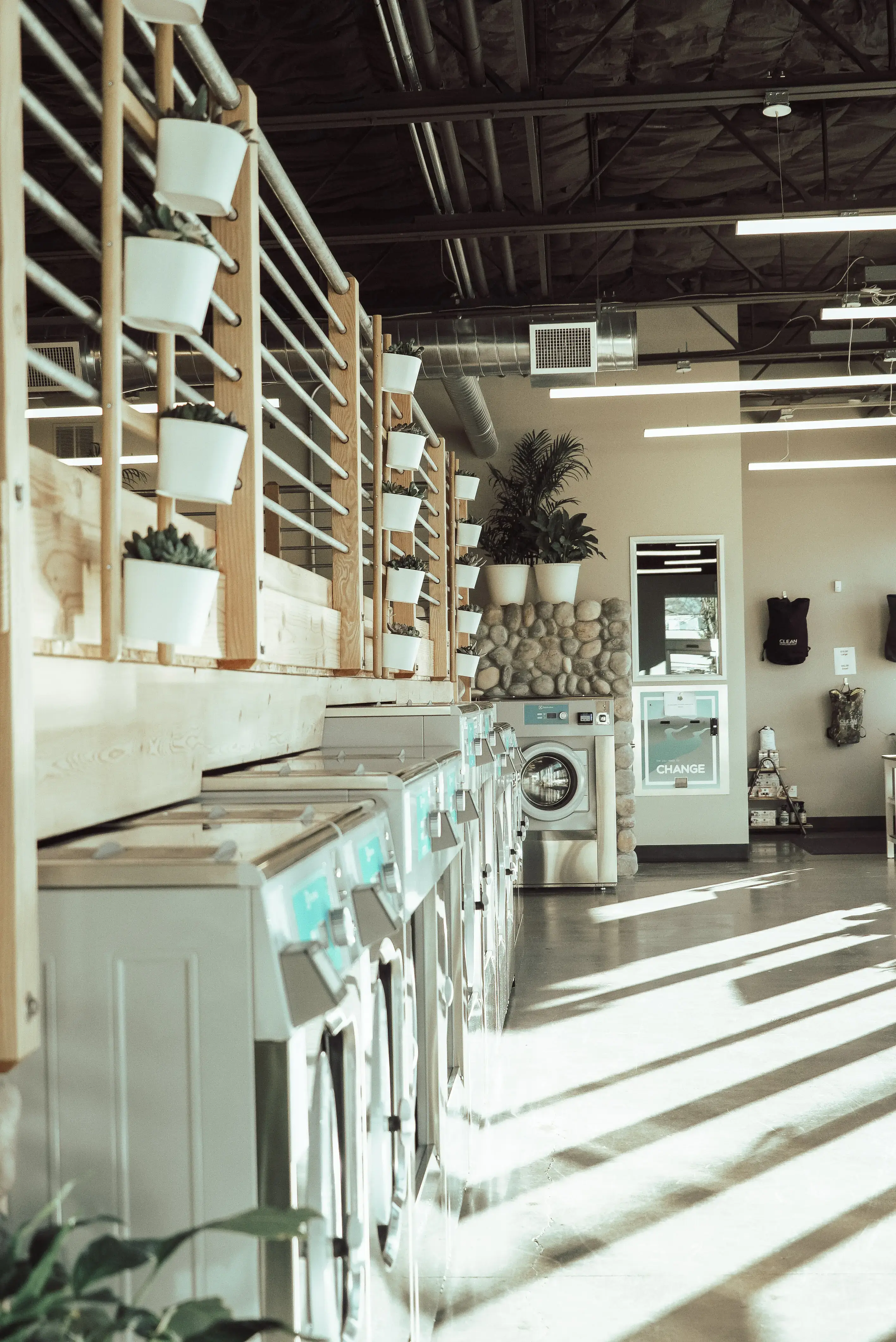 Clean Eugene Laundromat thumbnail 12