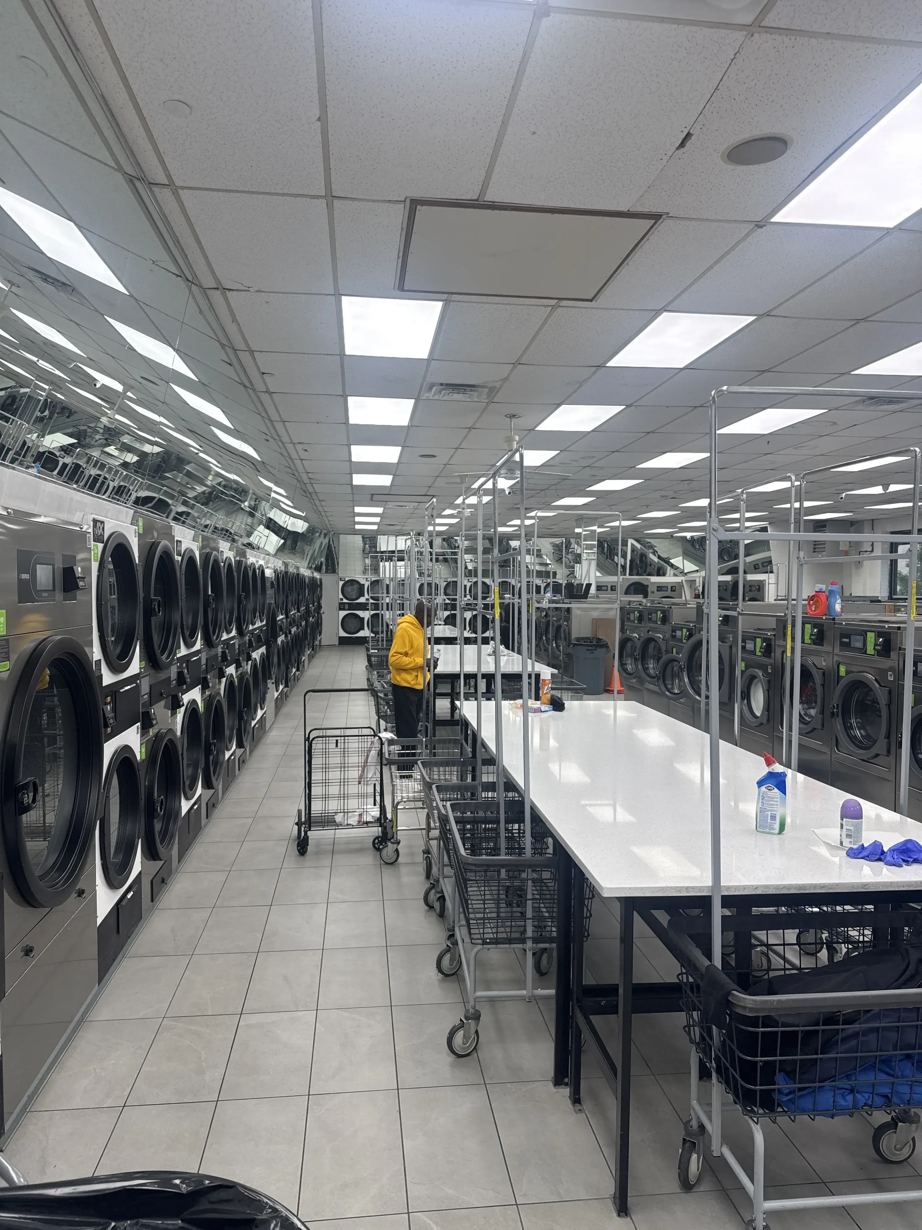 Clean & Go Laundromat - Image 20