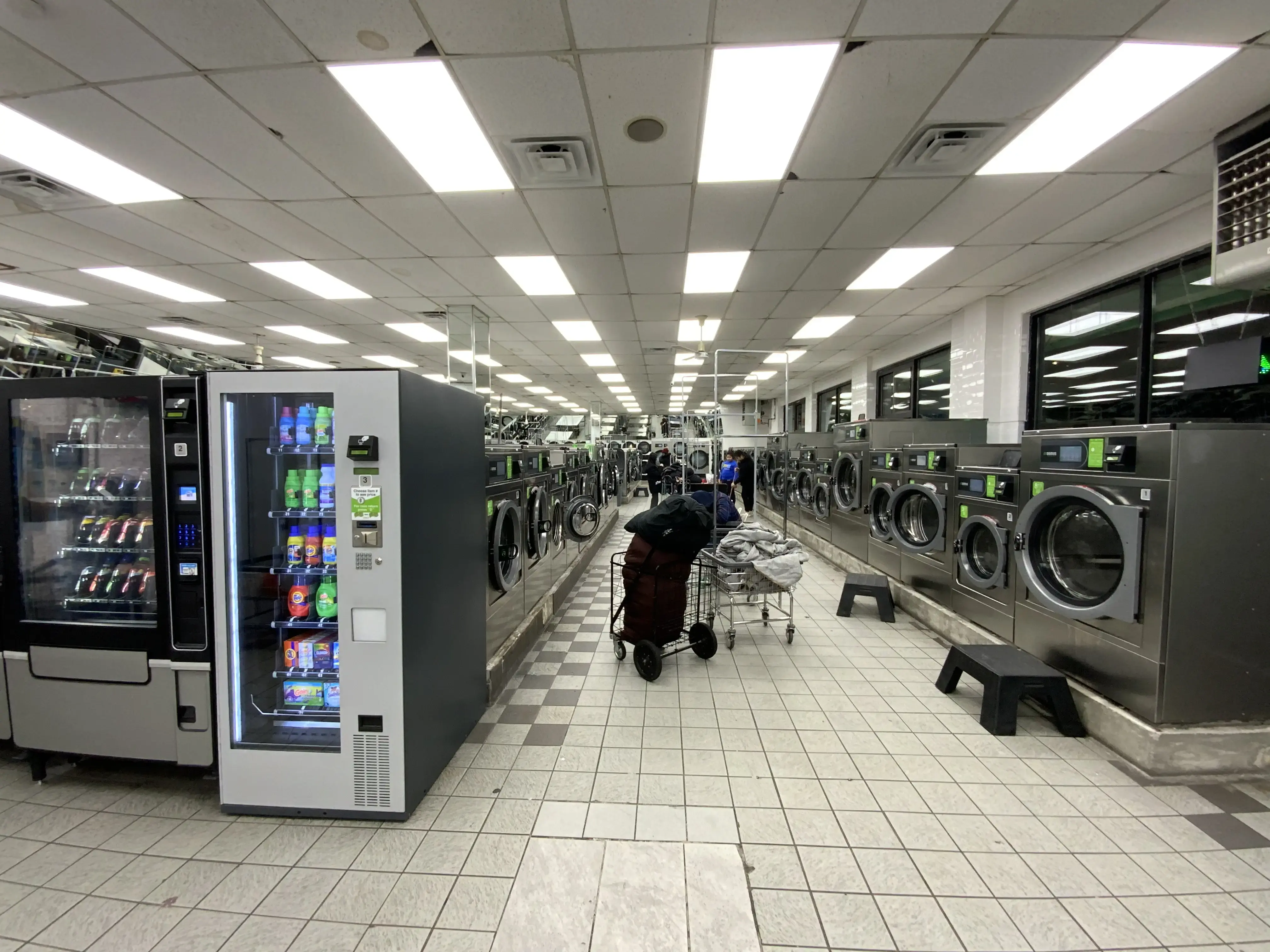 Clean & Go Laundromat - Image 14