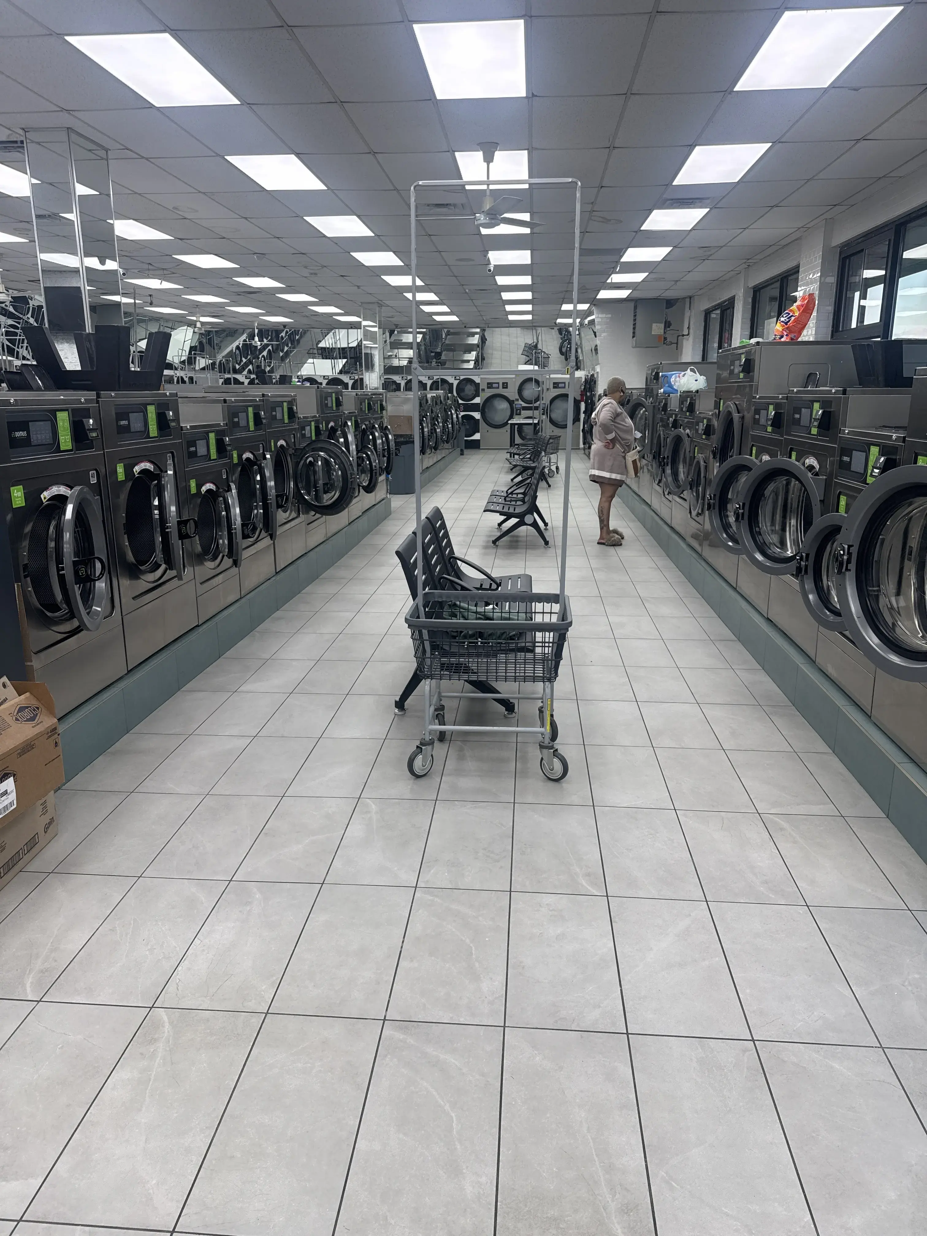 Clean & Go Laundromat - Image 13