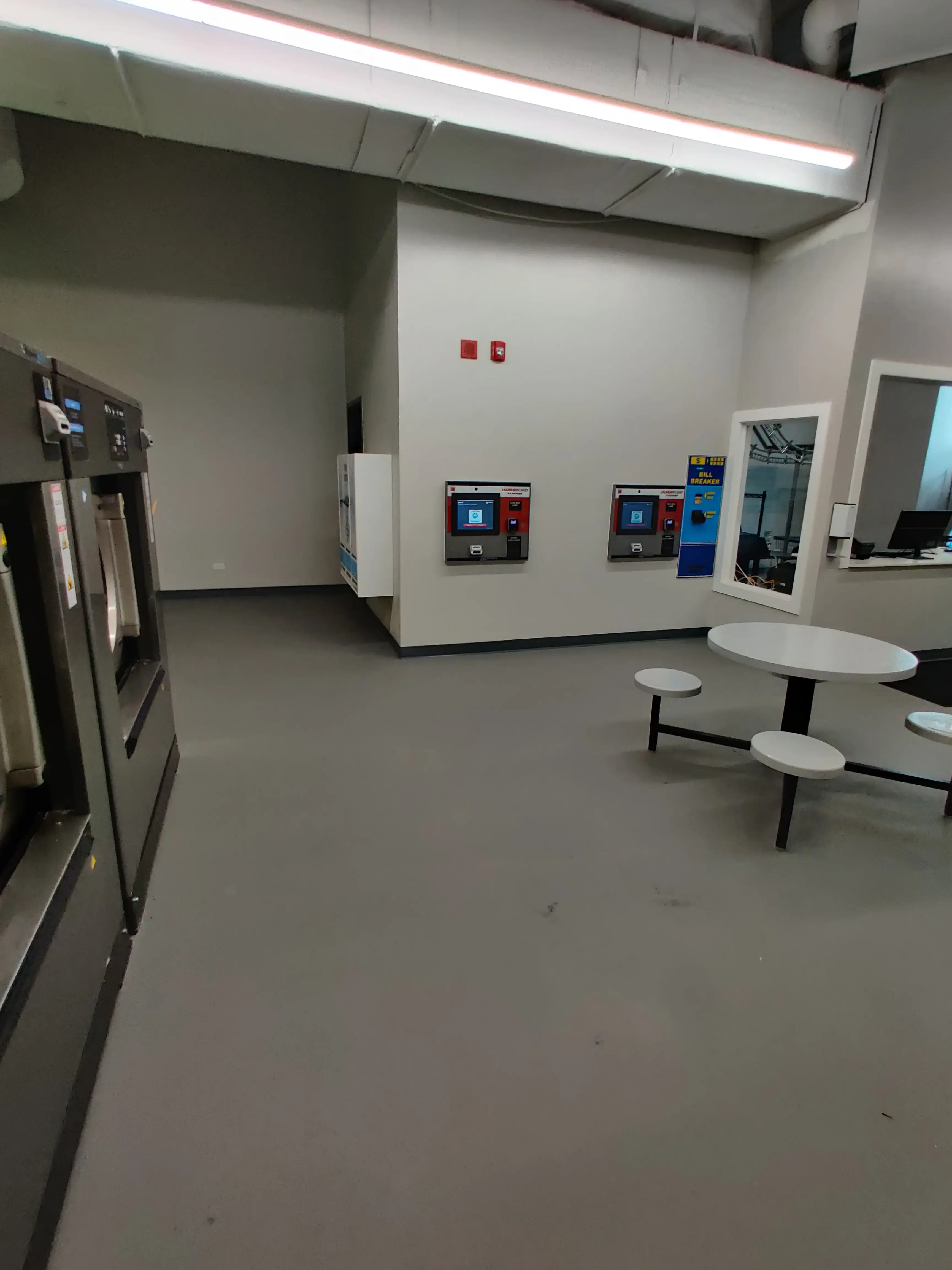 Clean & Green Eco Friendly Laundromat - Image 9