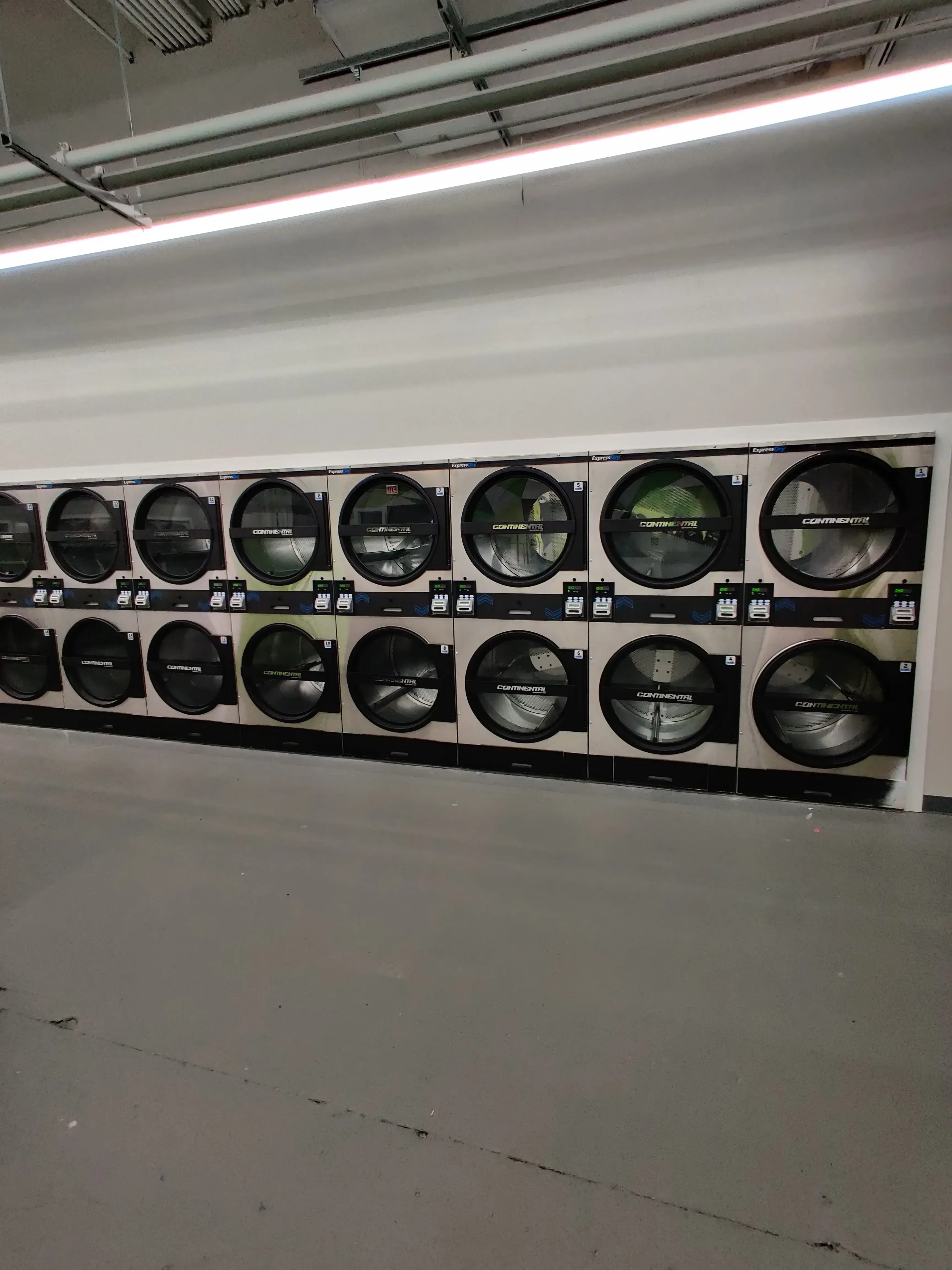 Clean & Green Eco Friendly Laundromat - Image 15